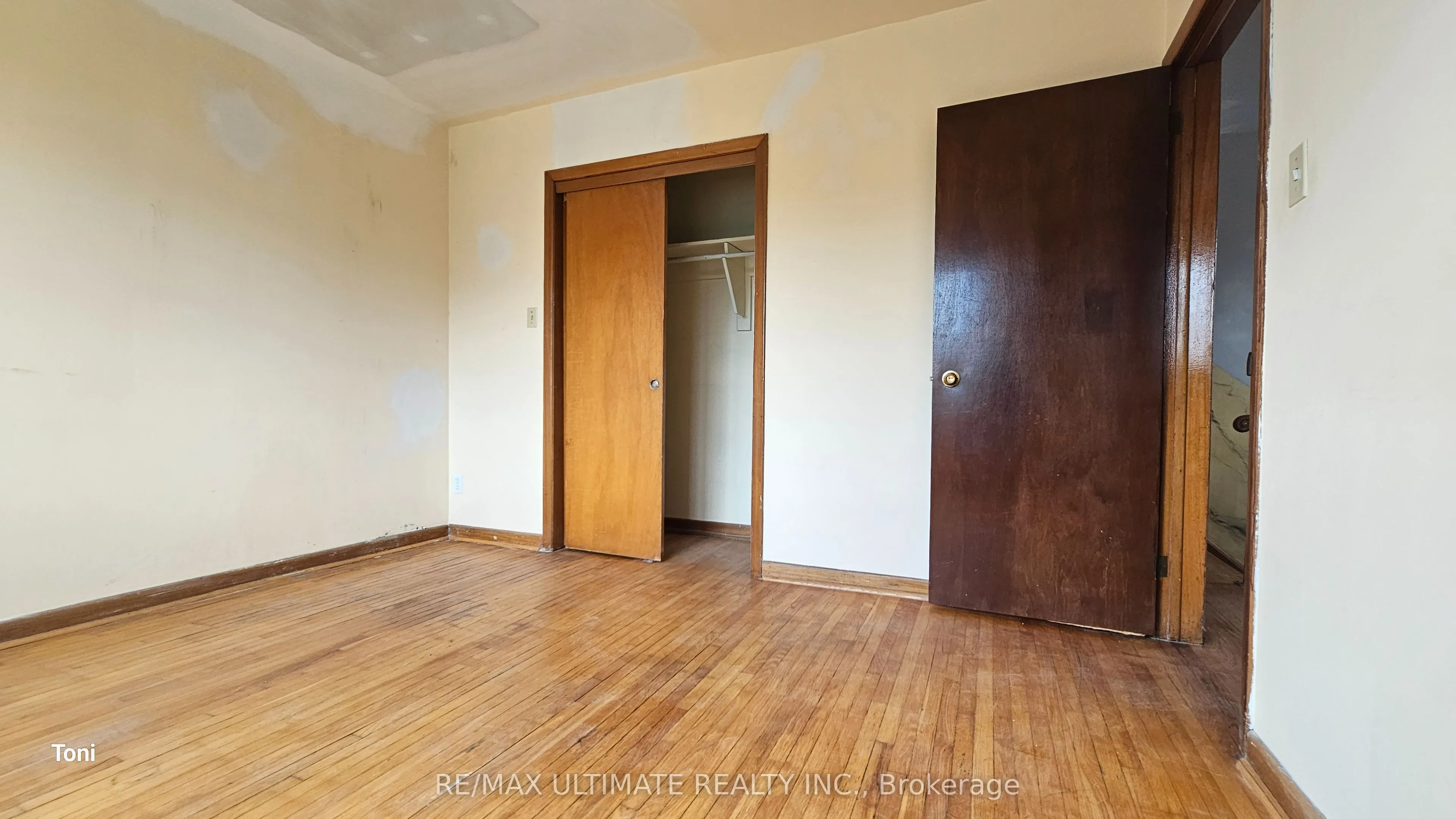 300 Earlscourt Avenue