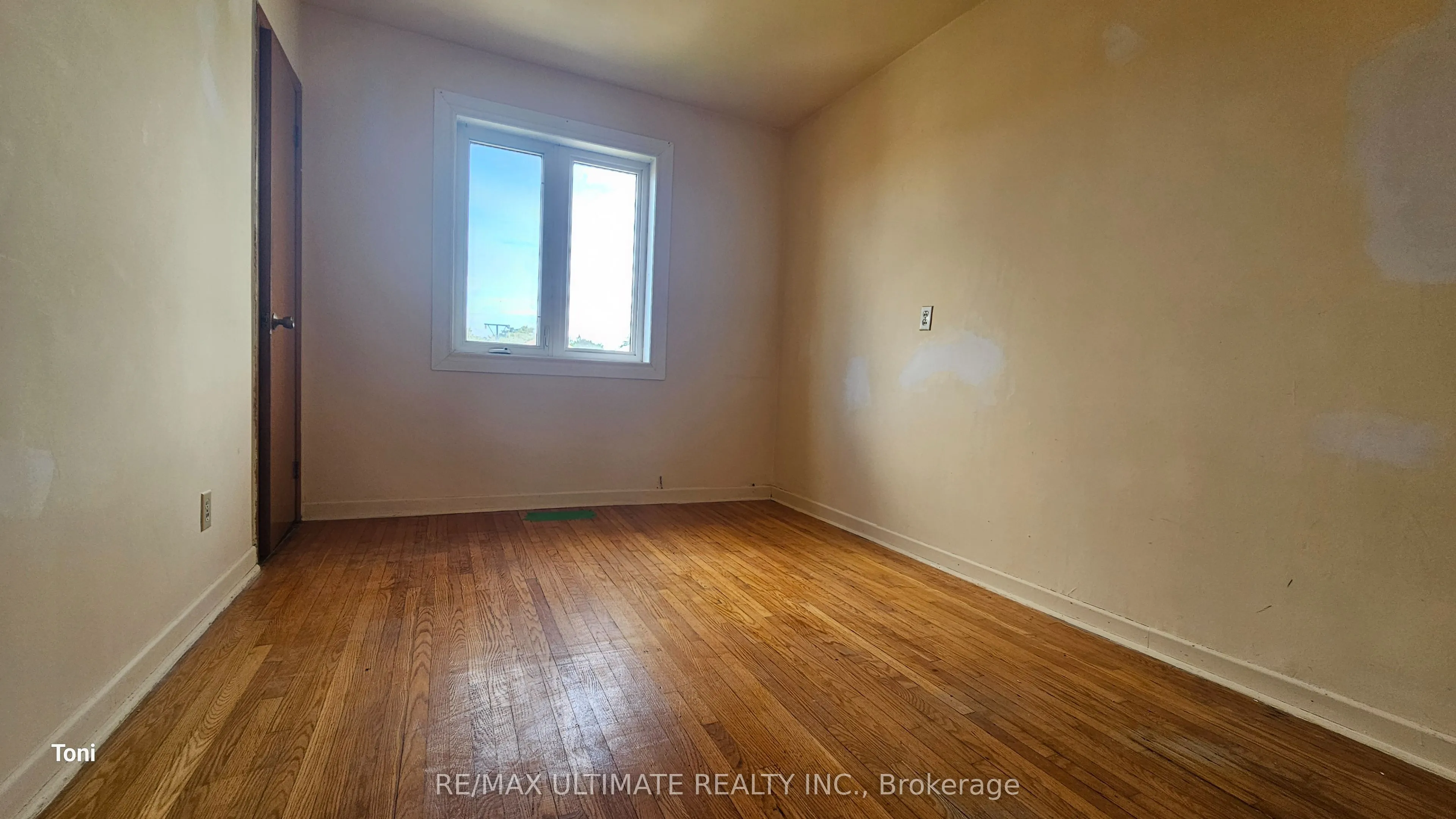 300 Earlscourt Avenue