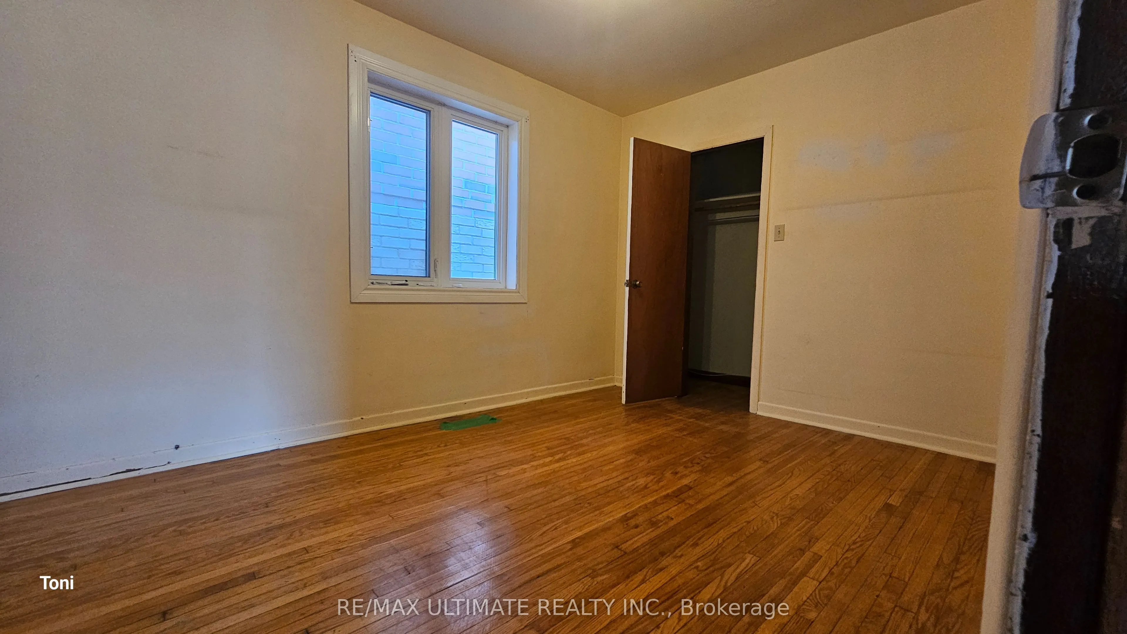 300 Earlscourt Avenue