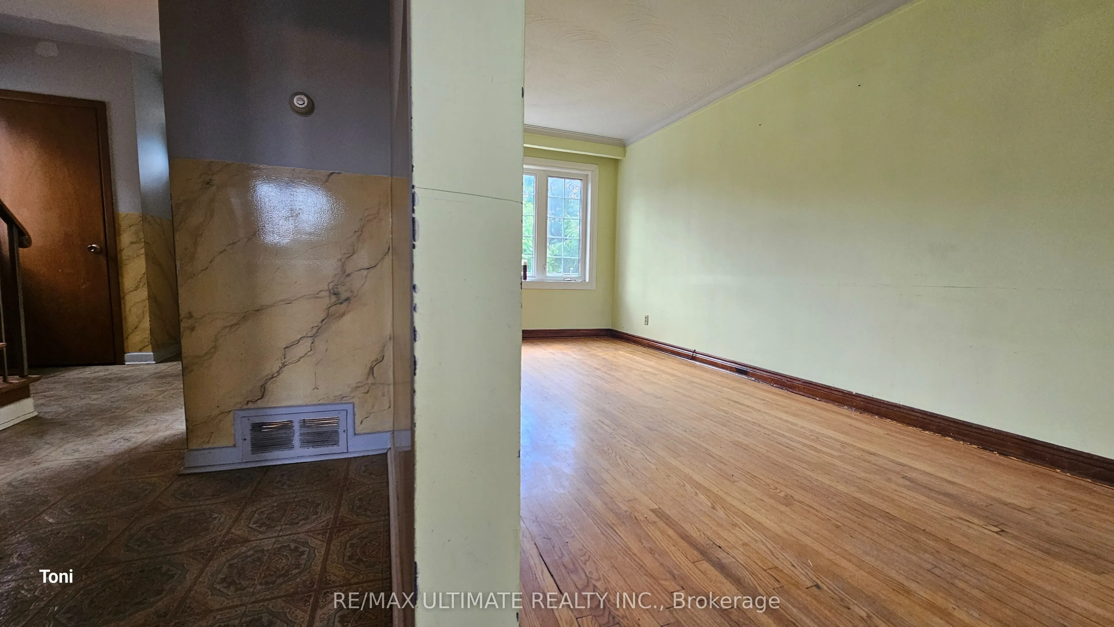 300 Earlscourt Avenue