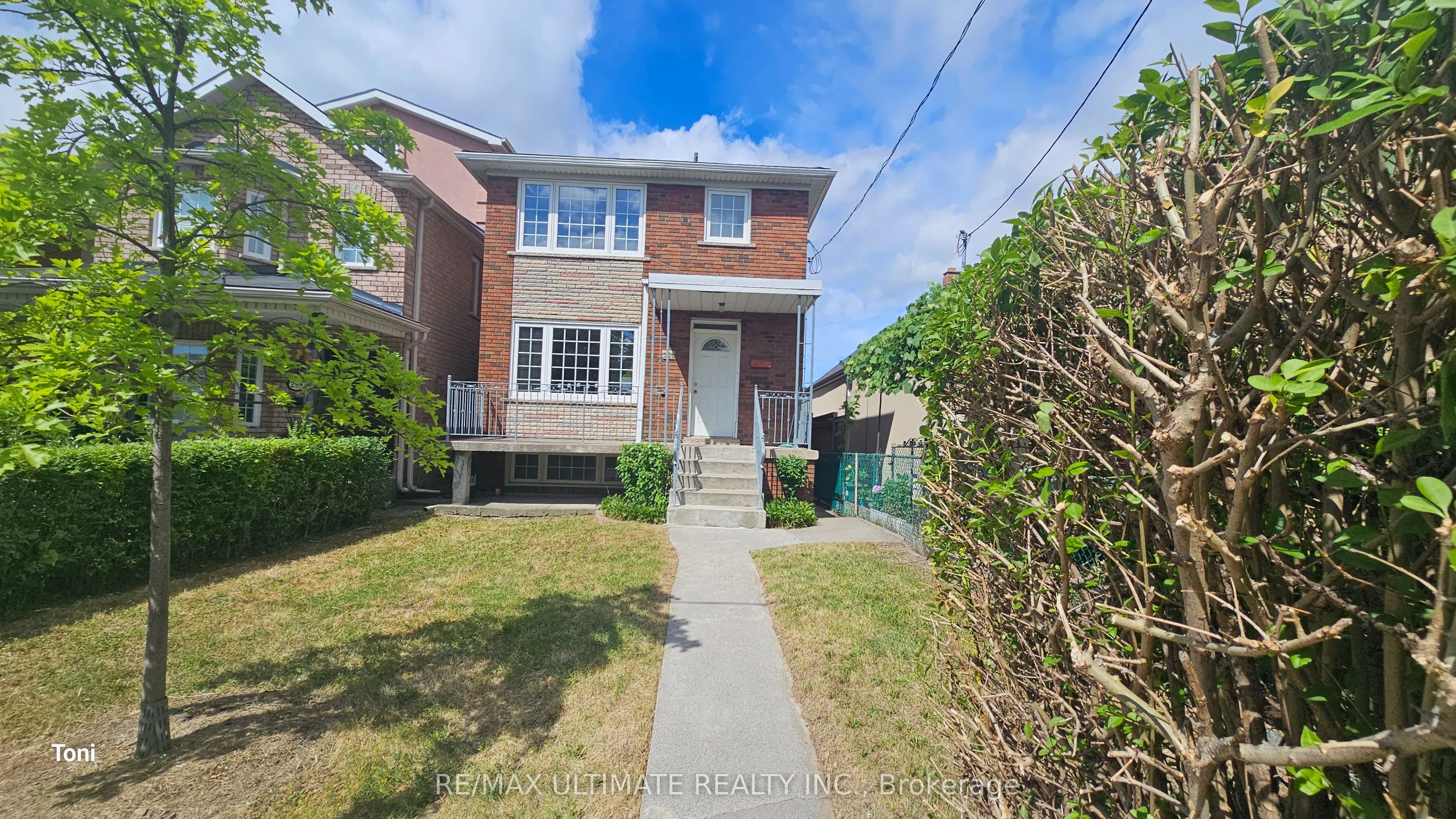 300 Earlscourt Avenue