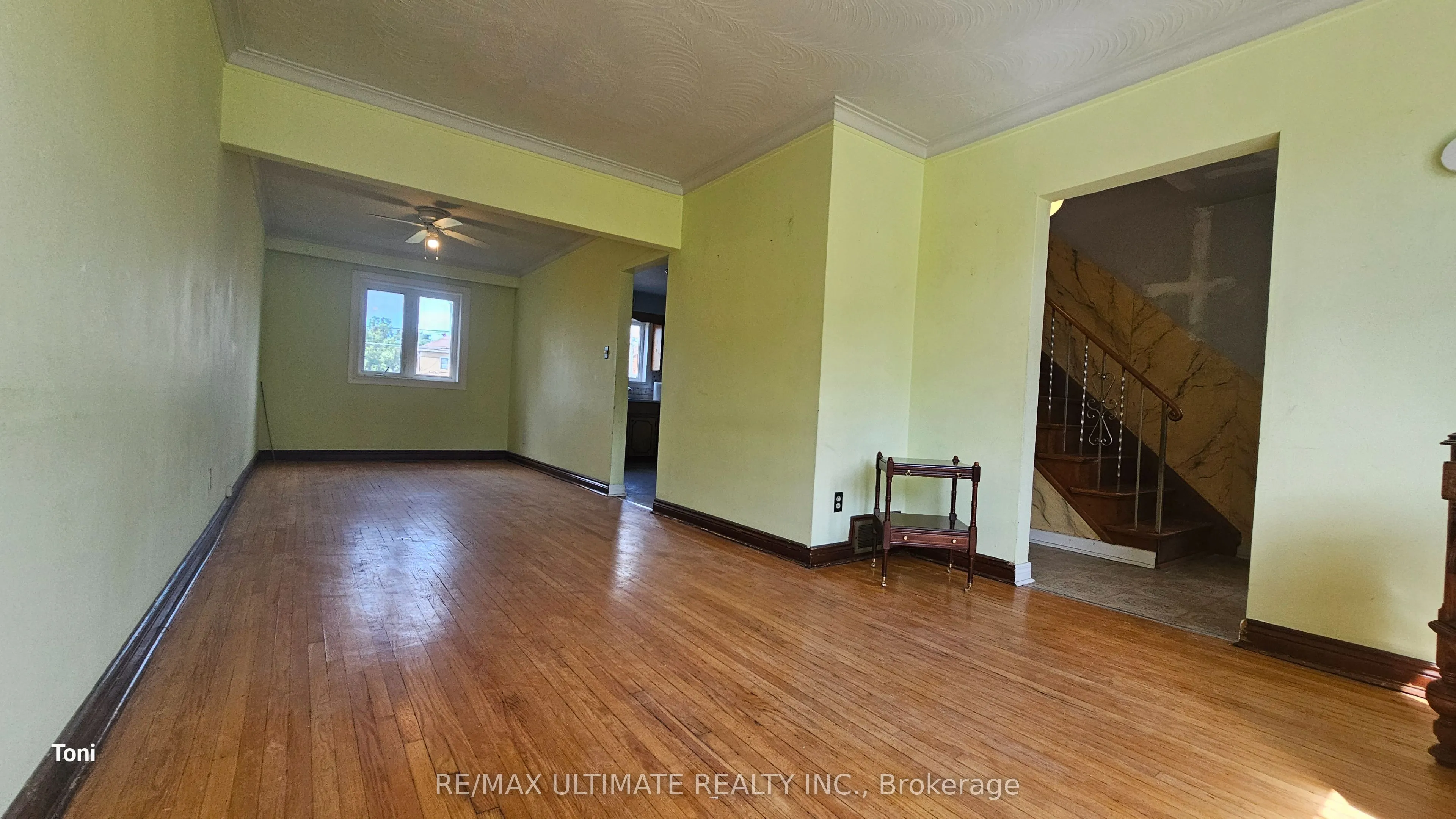 300 Earlscourt Avenue