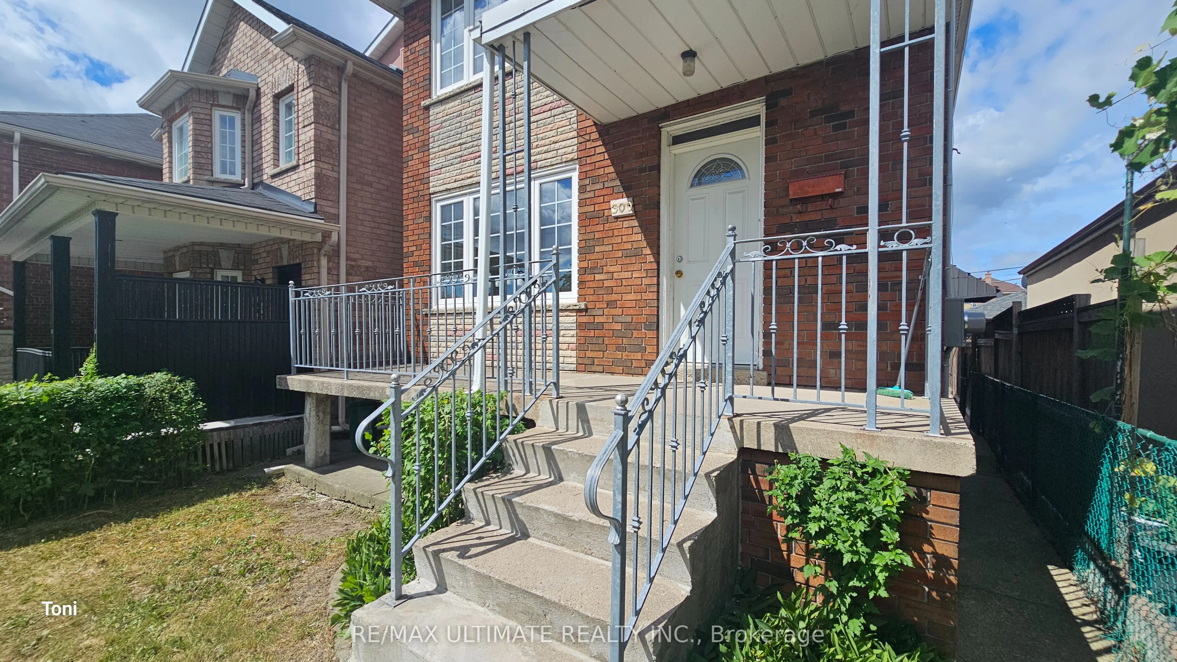300 Earlscourt Avenue