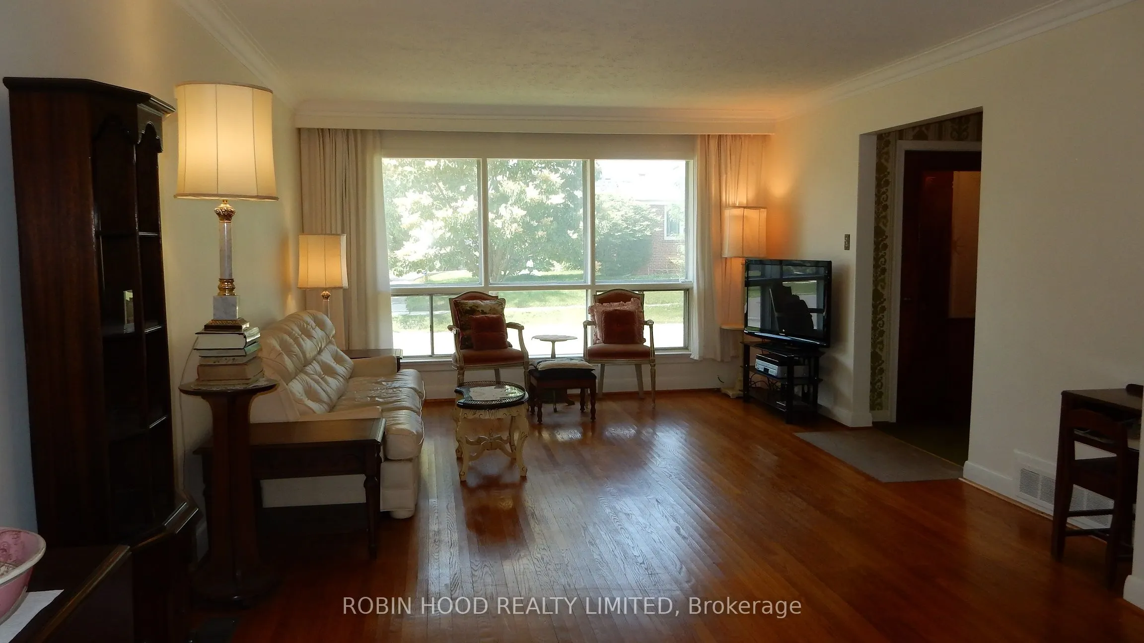 33 Warnica Avenue