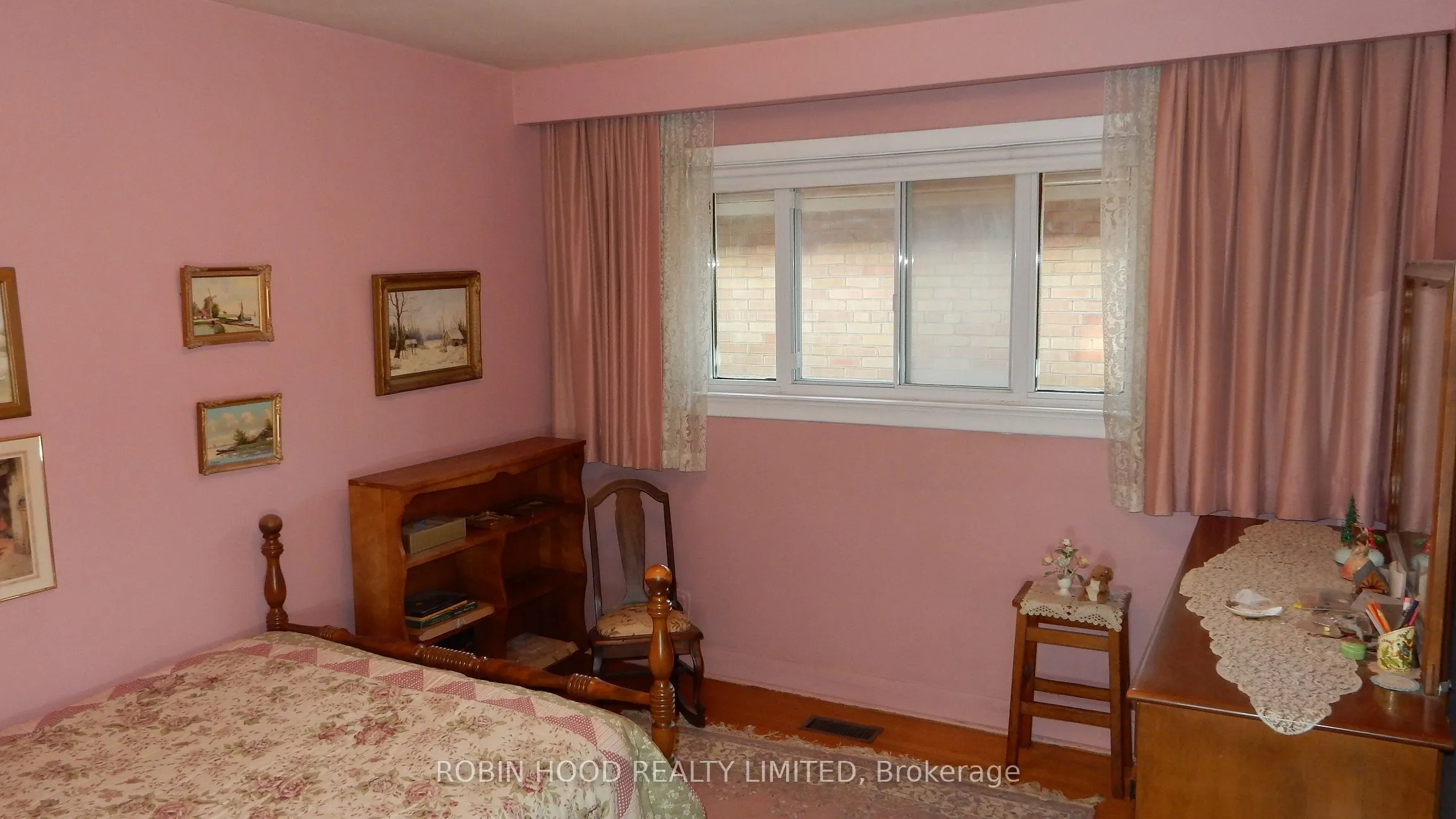 33 Warnica Avenue