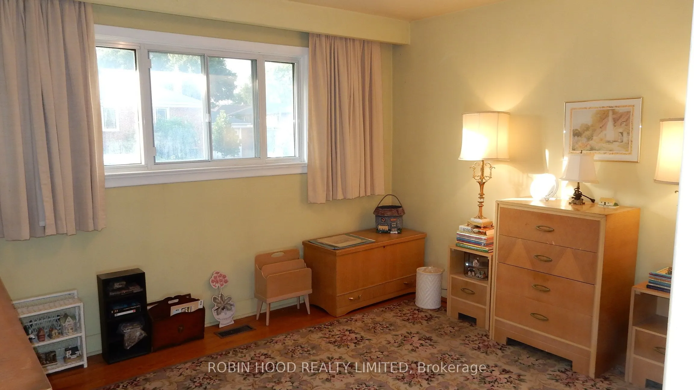 33 Warnica Avenue