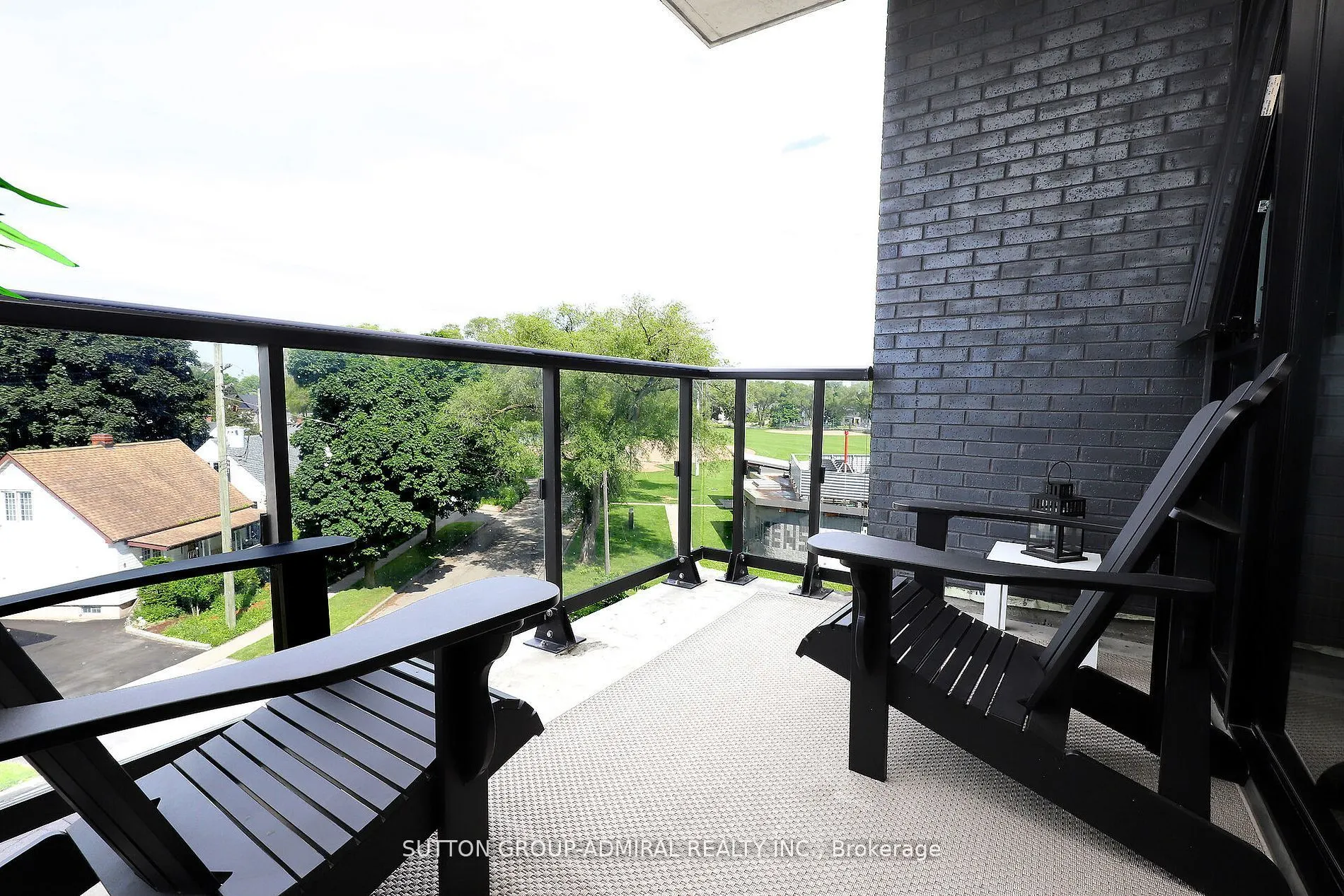 7 SMITH Crescent, #323