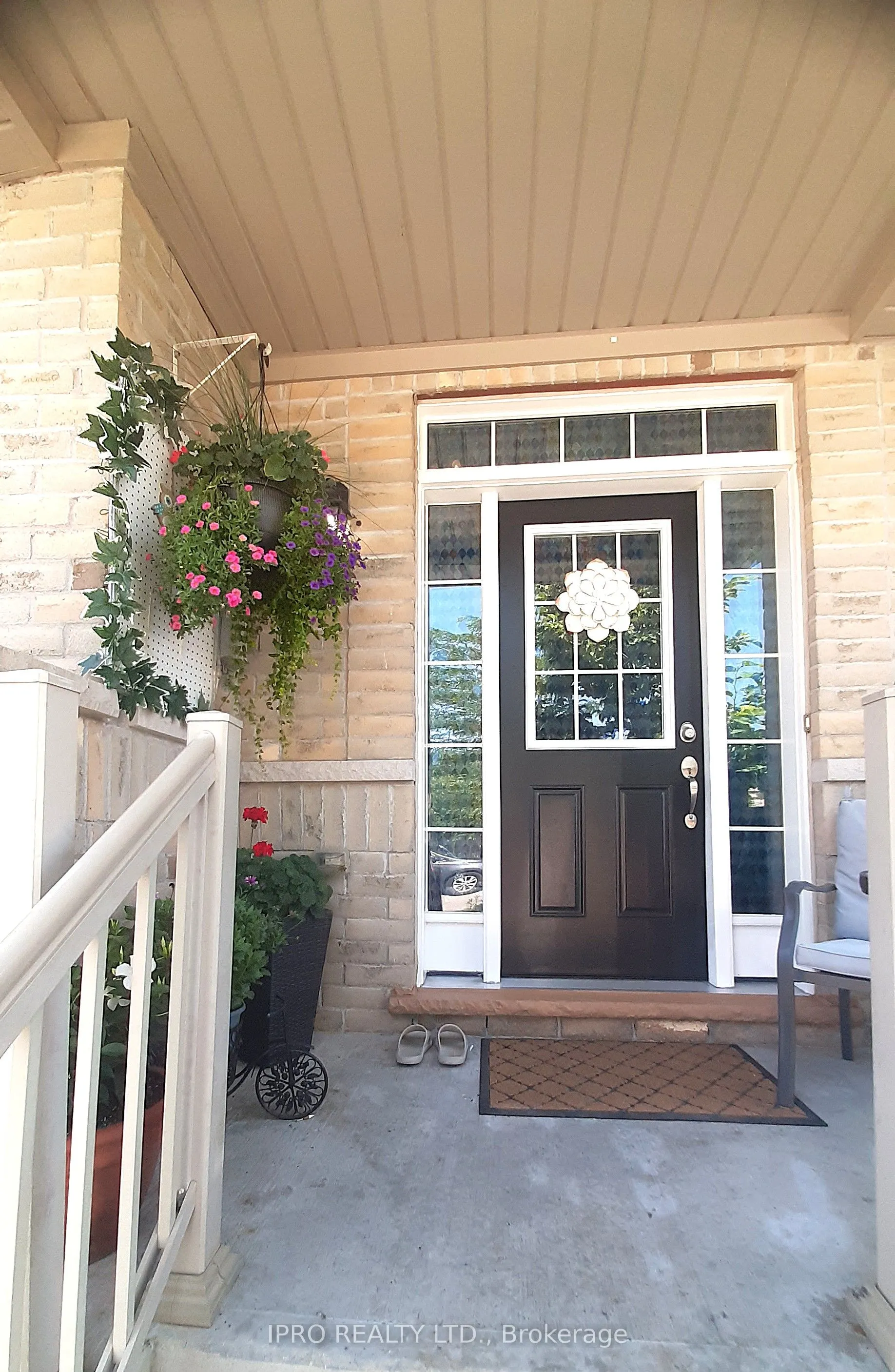 33 Hatton Court