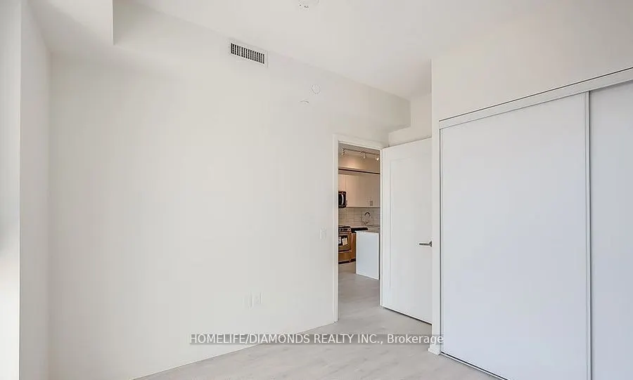 509 DUNDAS Street W, #415