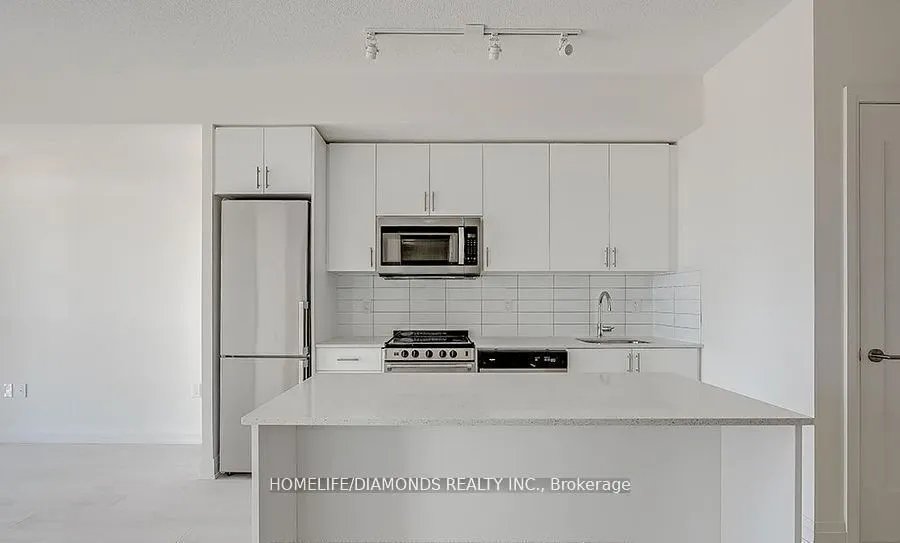 509 DUNDAS Street W, #415