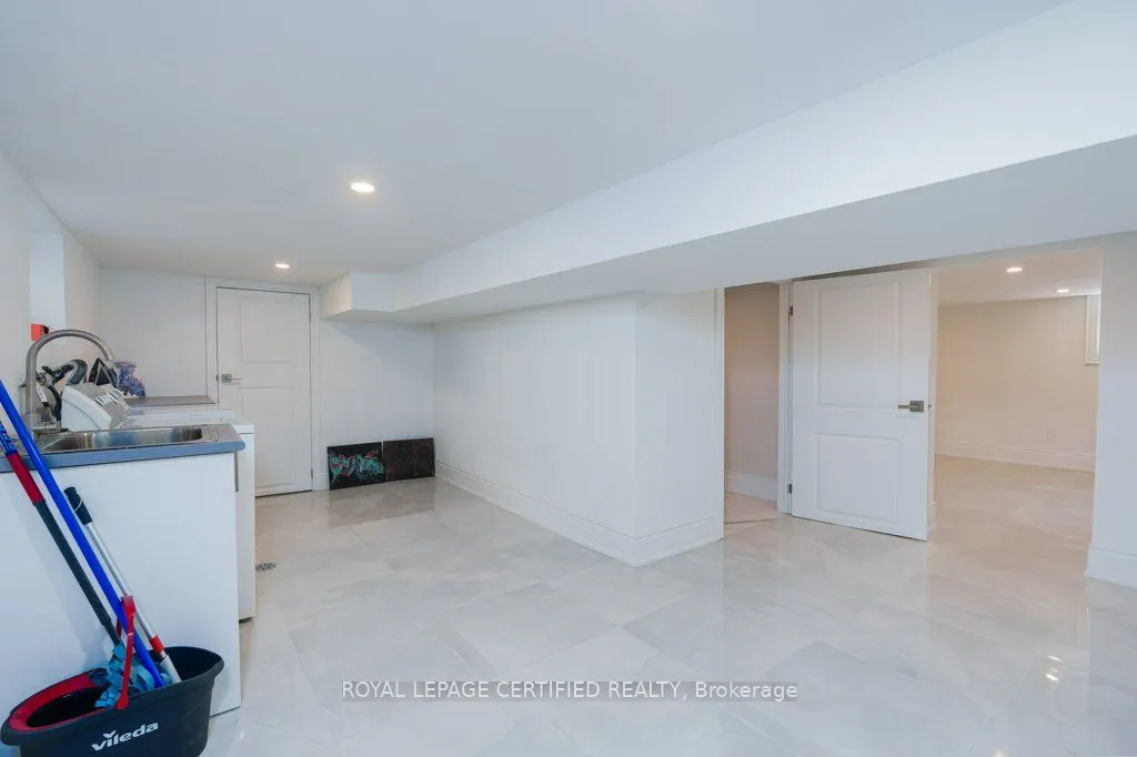 5 Murray Street
