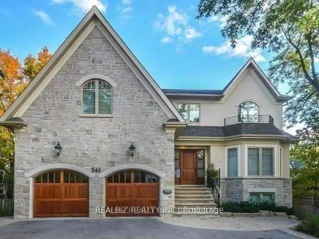 540 Lakeshore Road E