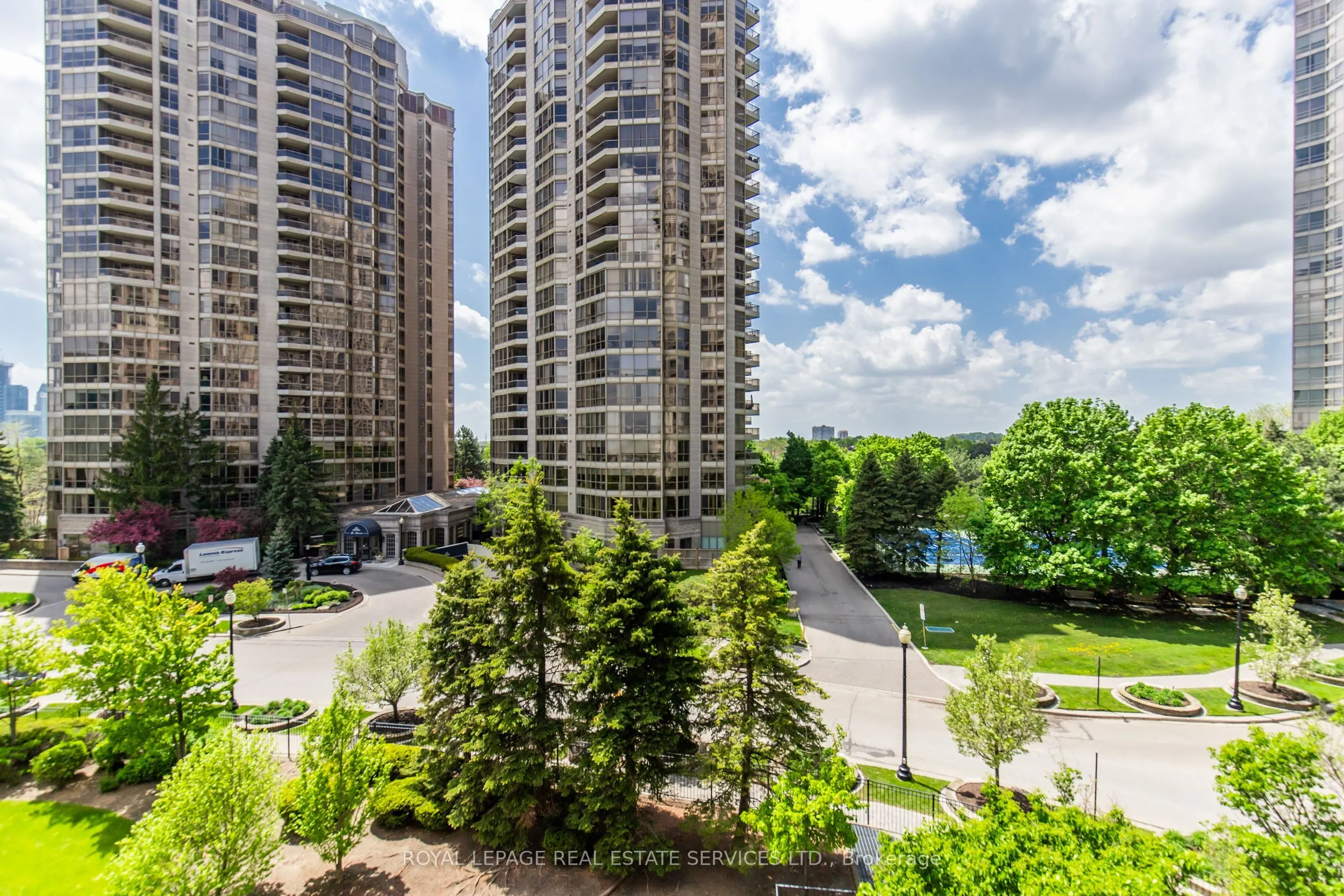 25 Kingsbridge Garden Circle, #418