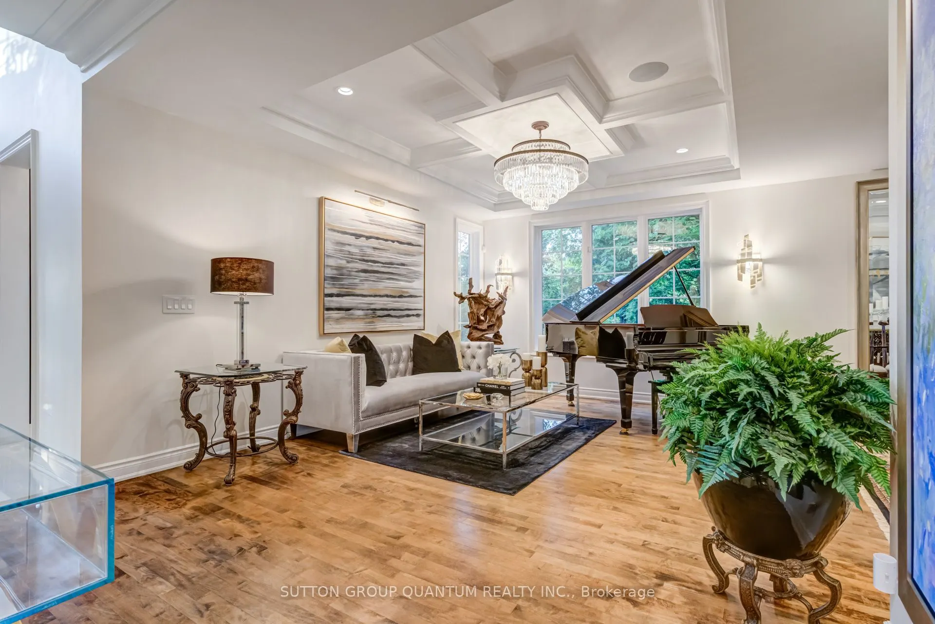 560 Hancock Way