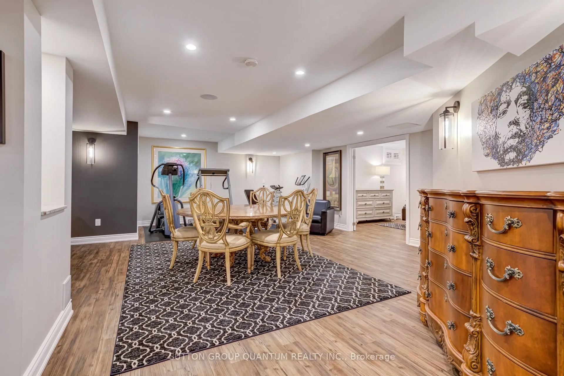 560 Hancock Way