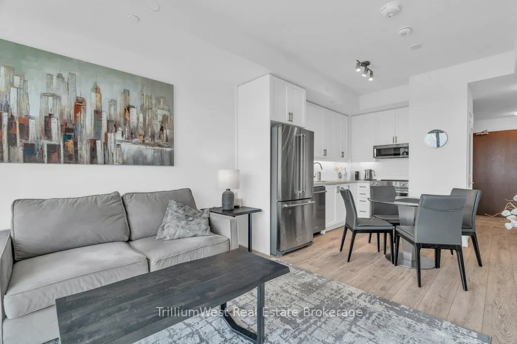 1050 Main Street E, #1004