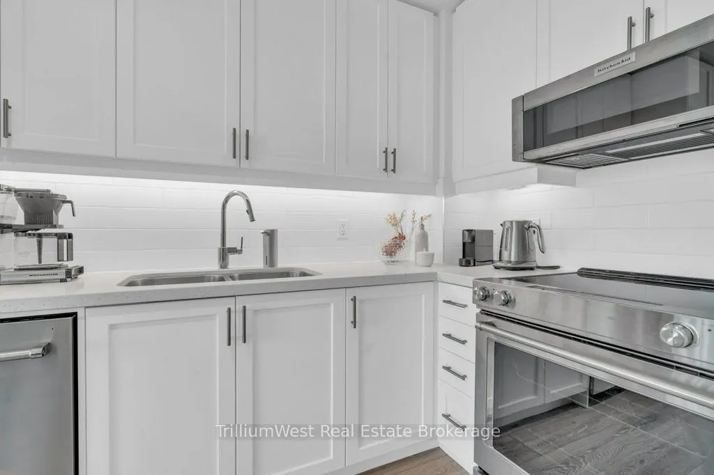 1050 Main Street E, #1004