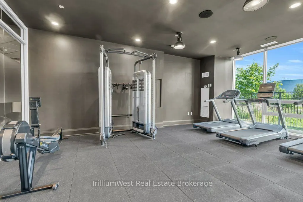 1050 Main Street E, #1004