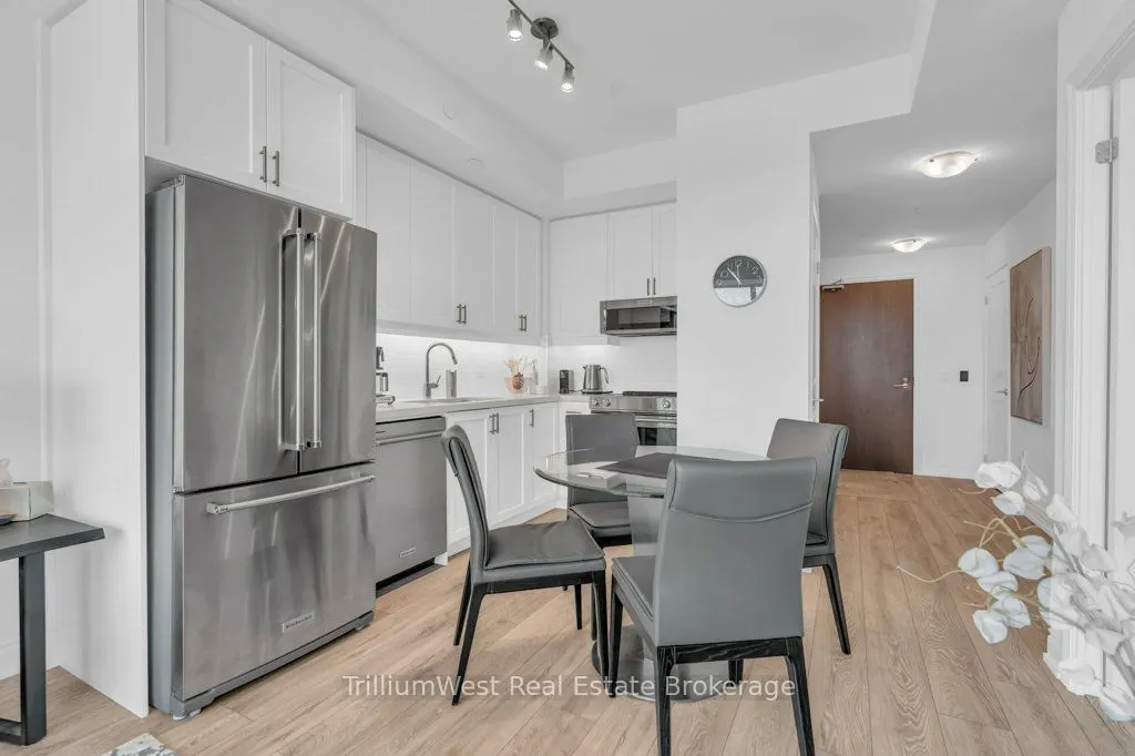 1050 Main Street E, #1004