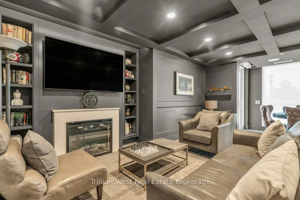 1050 Main Street E, #1004