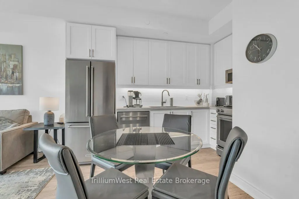 1050 Main Street E, #1004