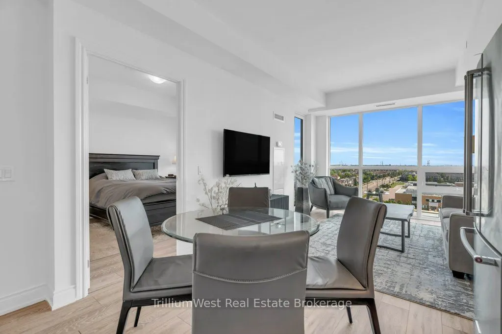 1050 Main Street E, #1004
