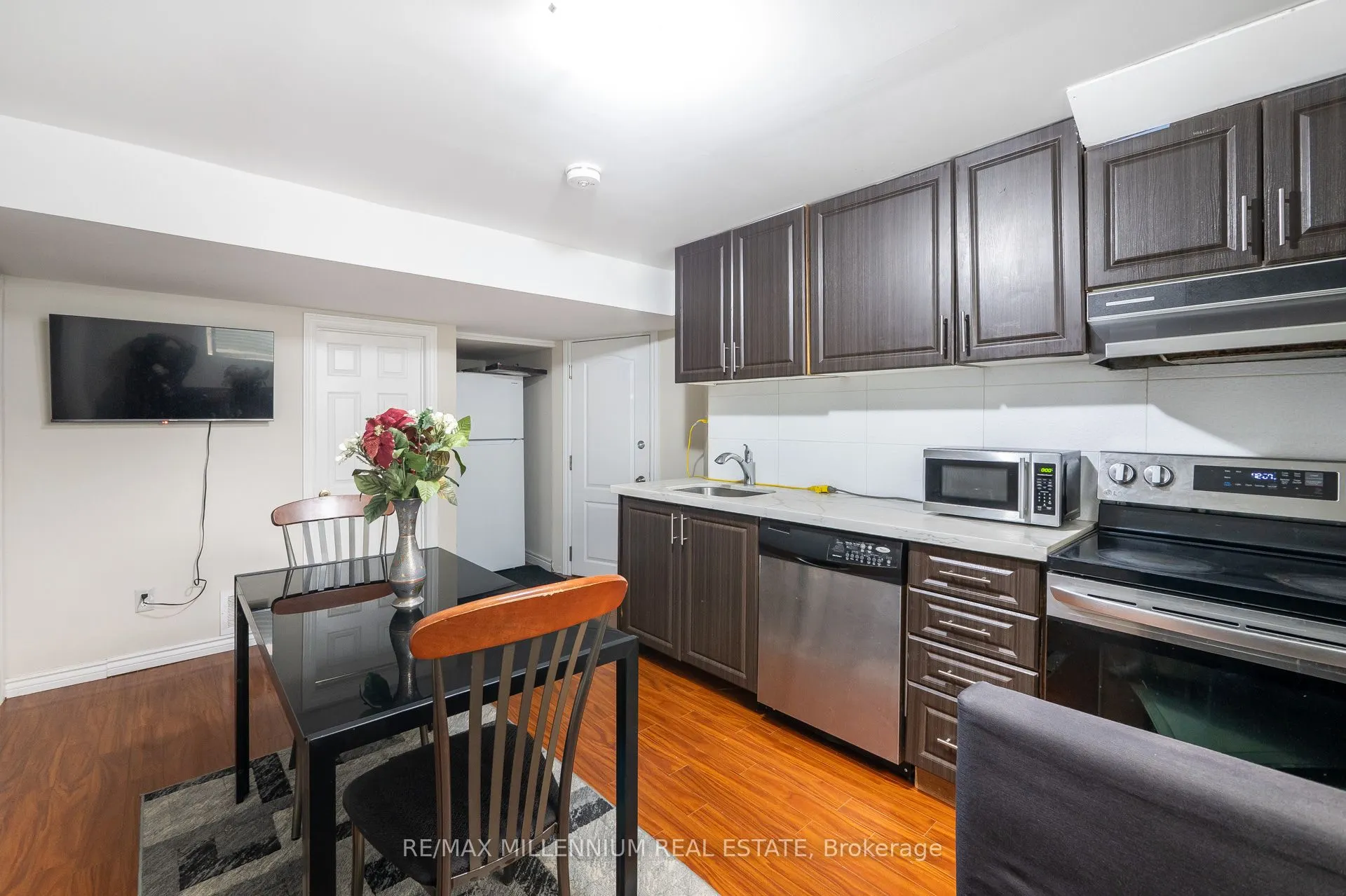 19 Earl Grey Crescent