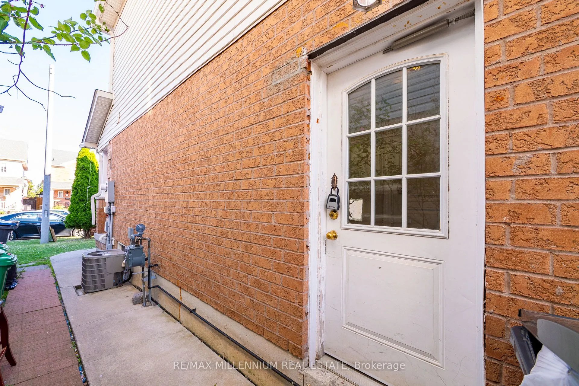 19 Earl Grey Crescent