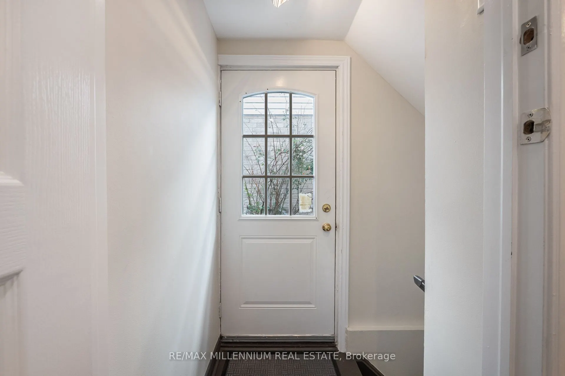 19 Earl Grey Crescent