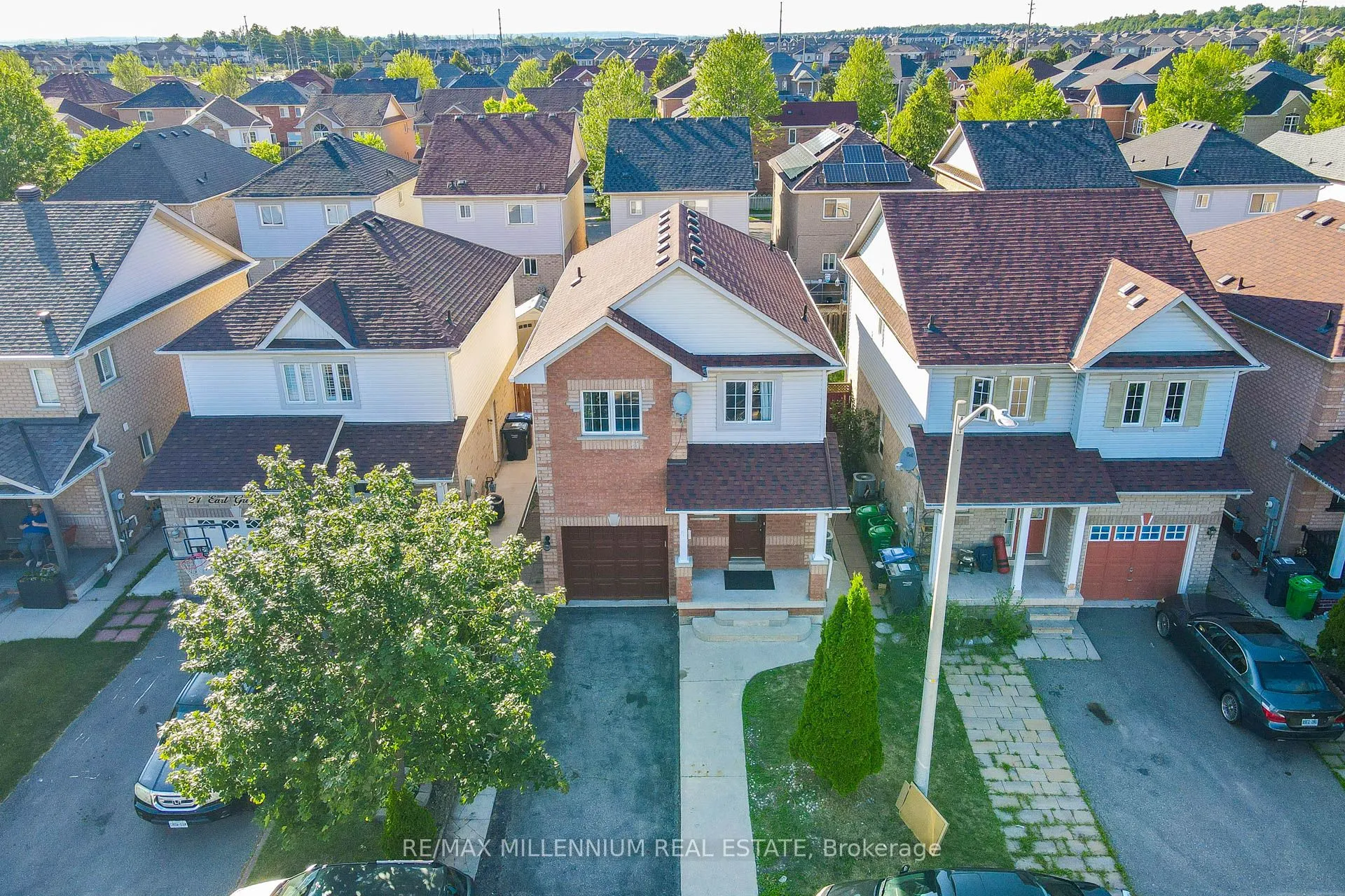 19 Earl Grey Crescent