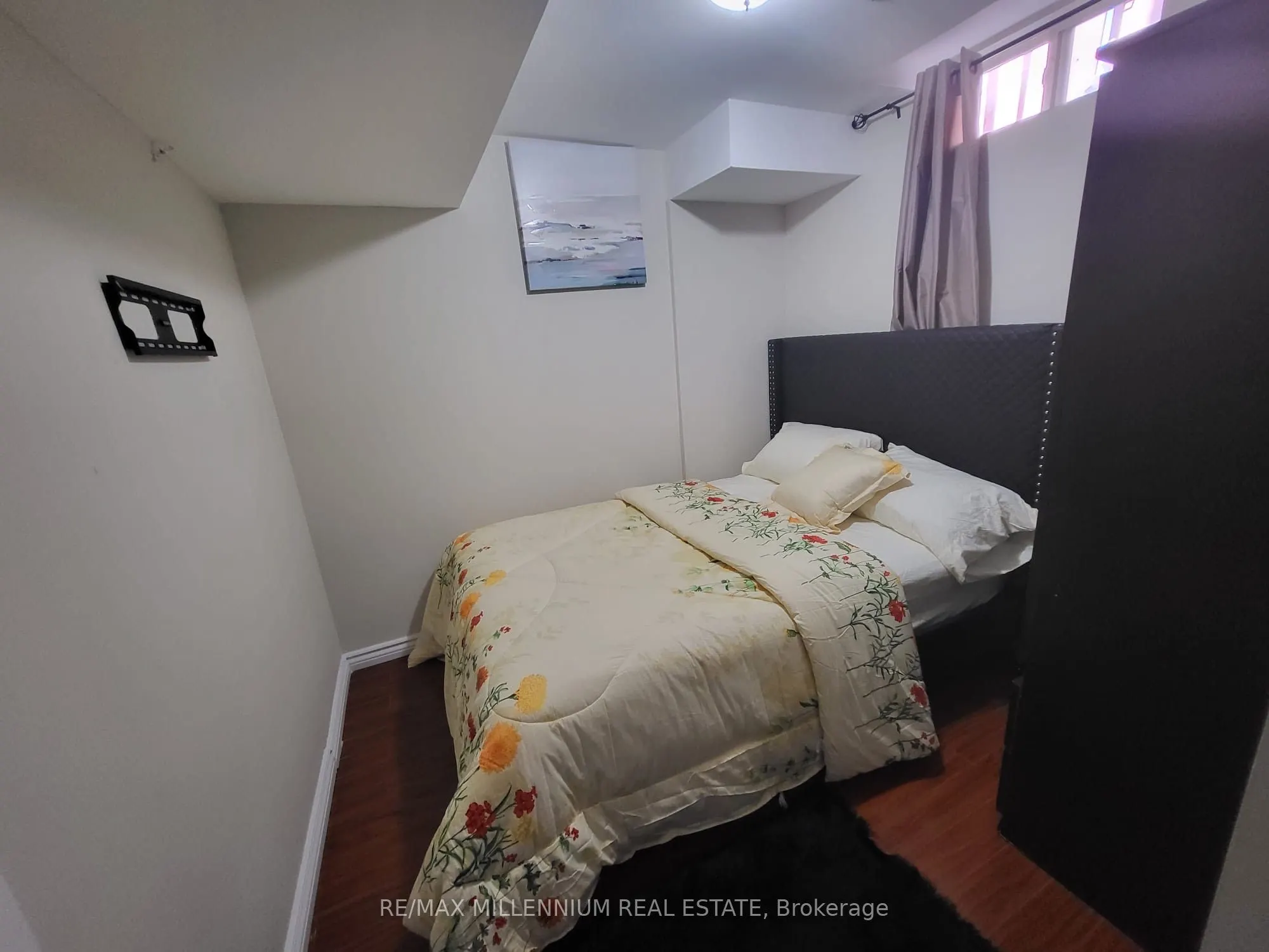 19 Earl Grey Crescent