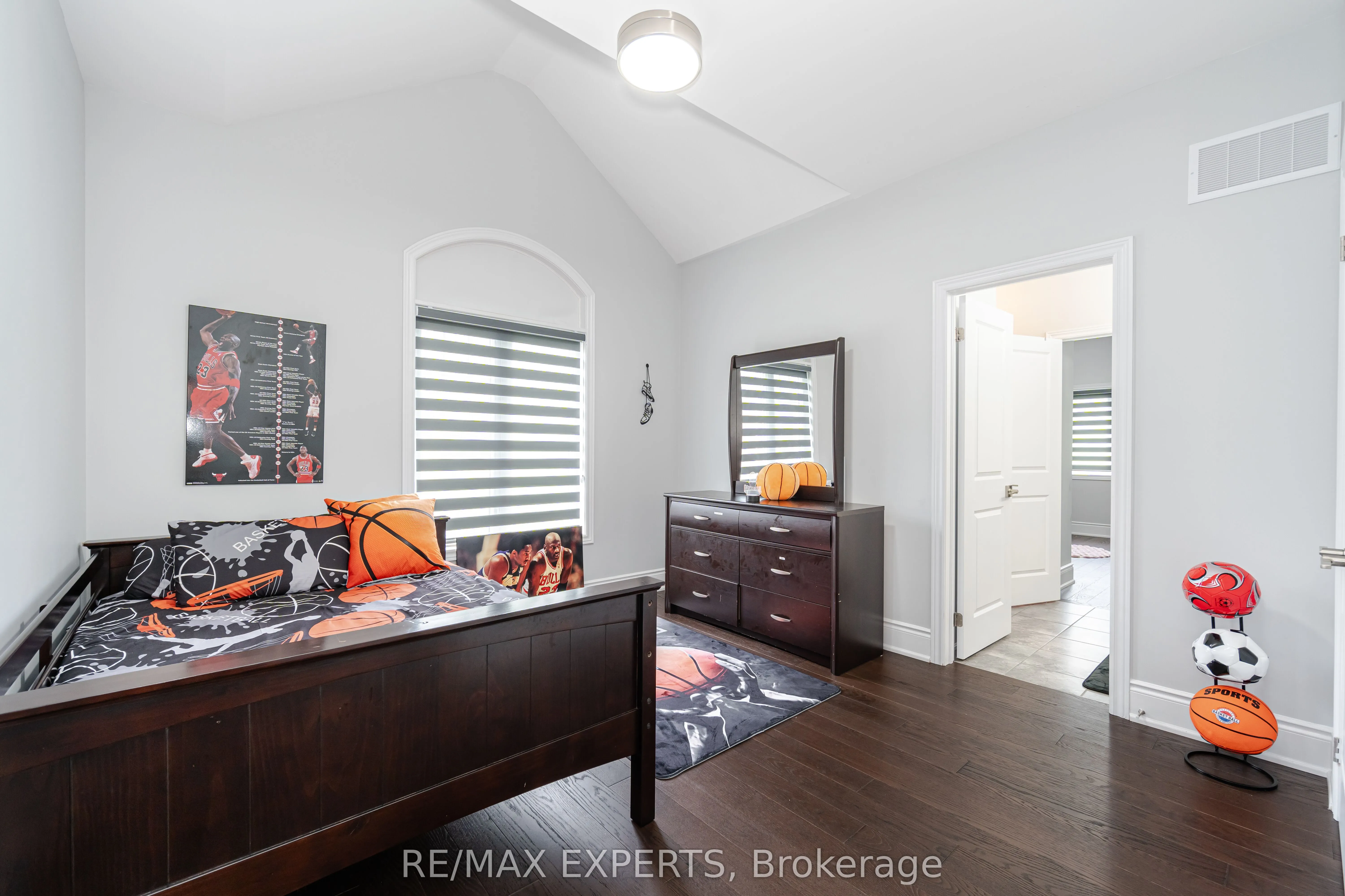 57 Arthur Griffin Crescent