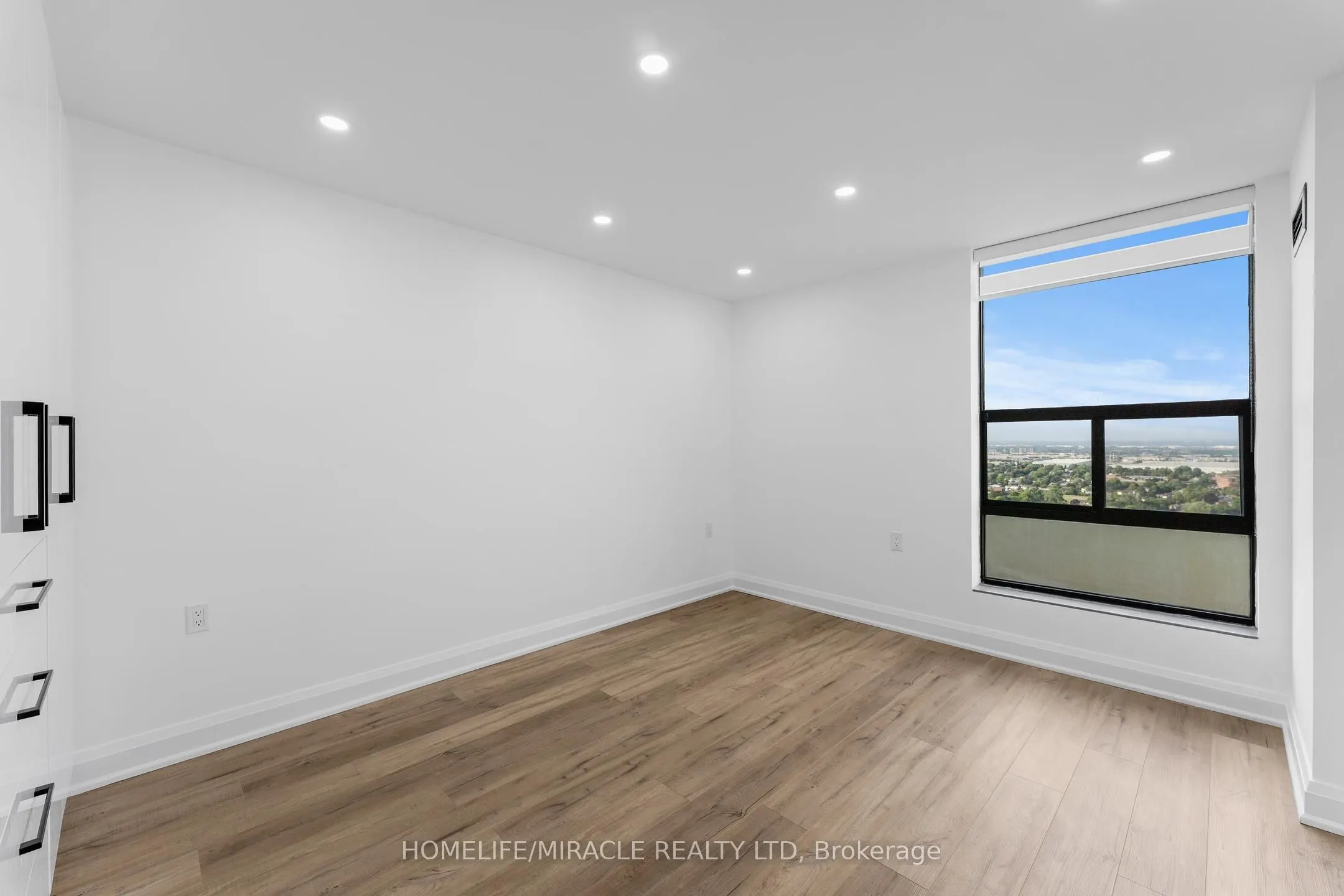 18 Knightsbridge Road, #2605
