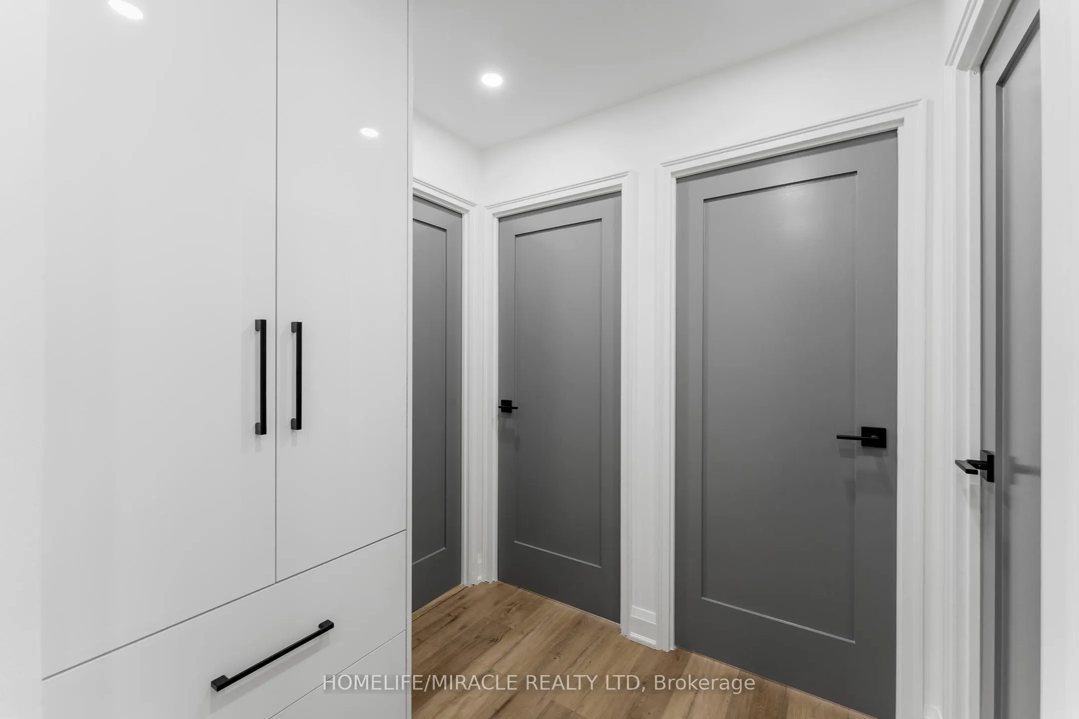 18 Knightsbridge Road, #2605