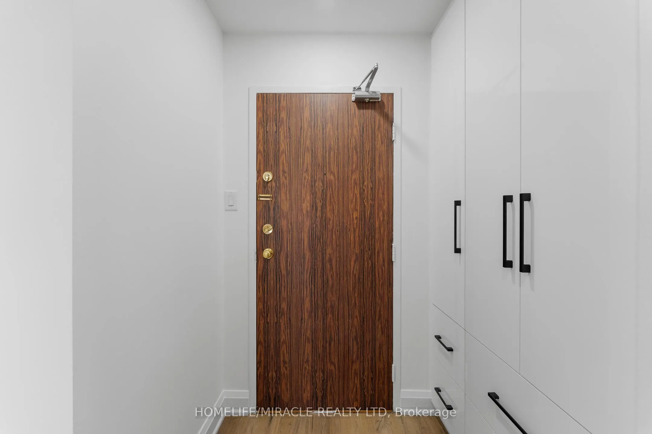 18 Knightsbridge Road, #2605