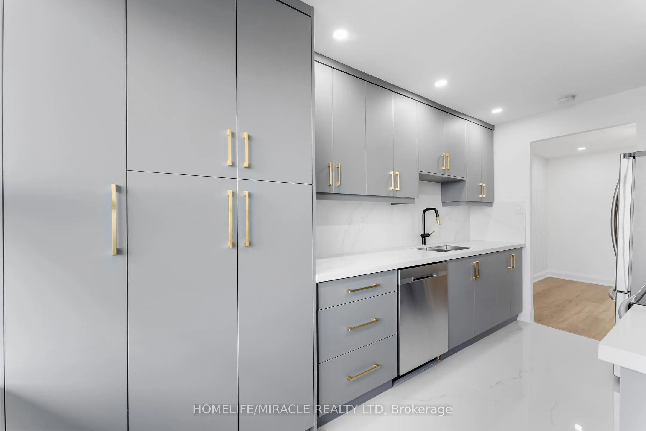 18 Knightsbridge Road, #2605