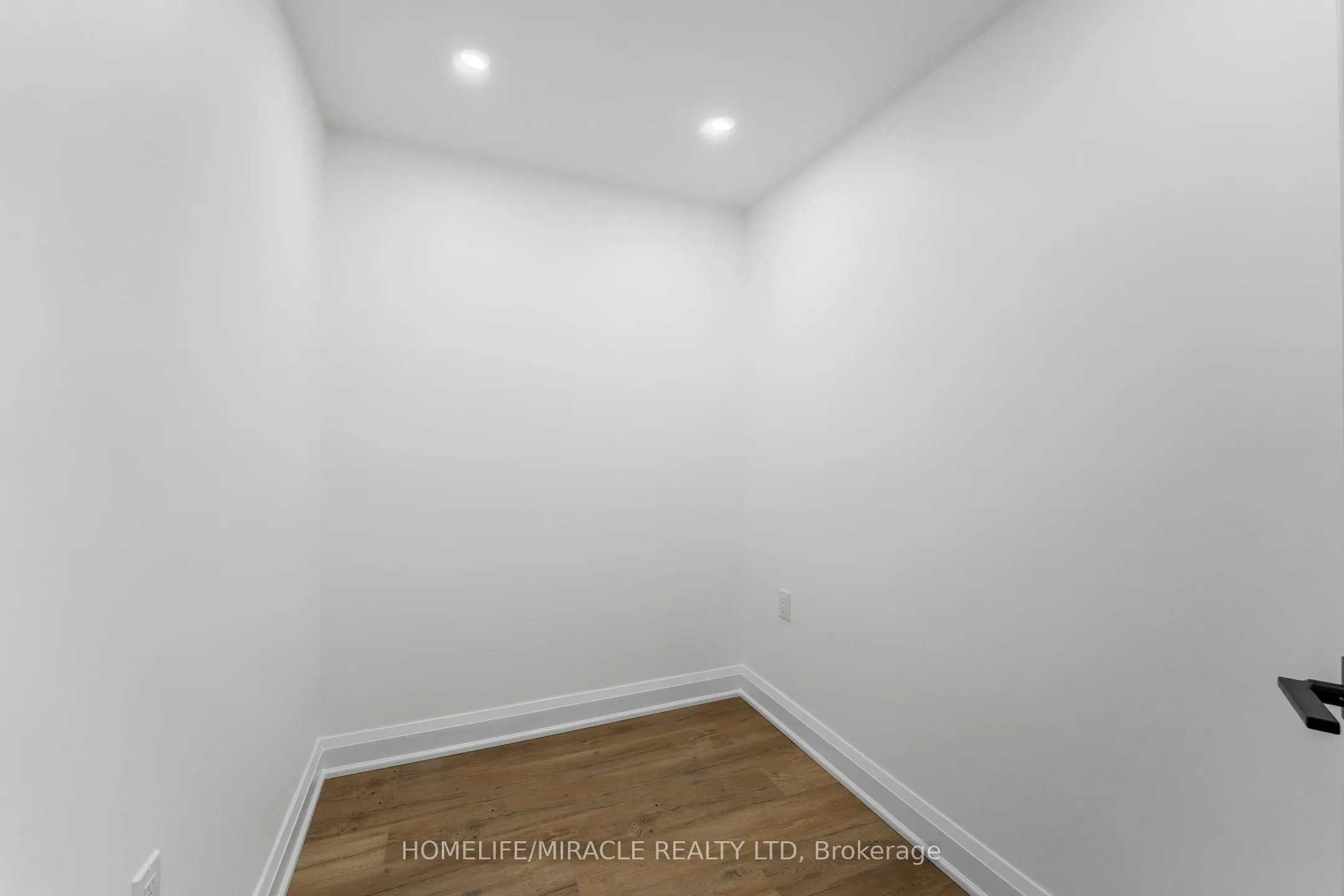 18 Knightsbridge Road, #2605