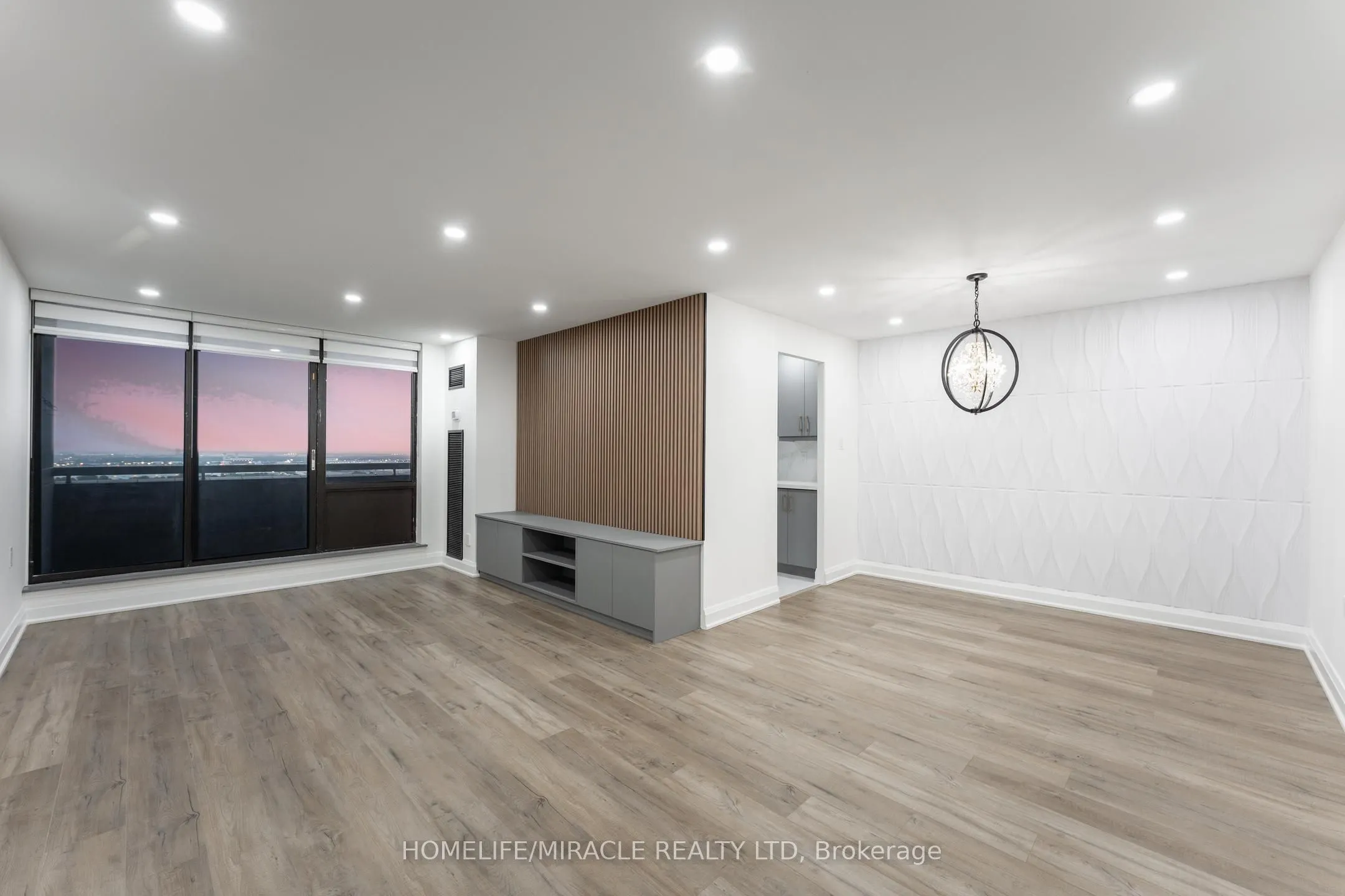 18 Knightsbridge Road, #2605