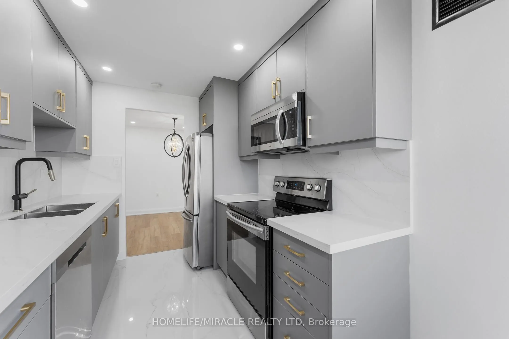 18 Knightsbridge Road, #2605