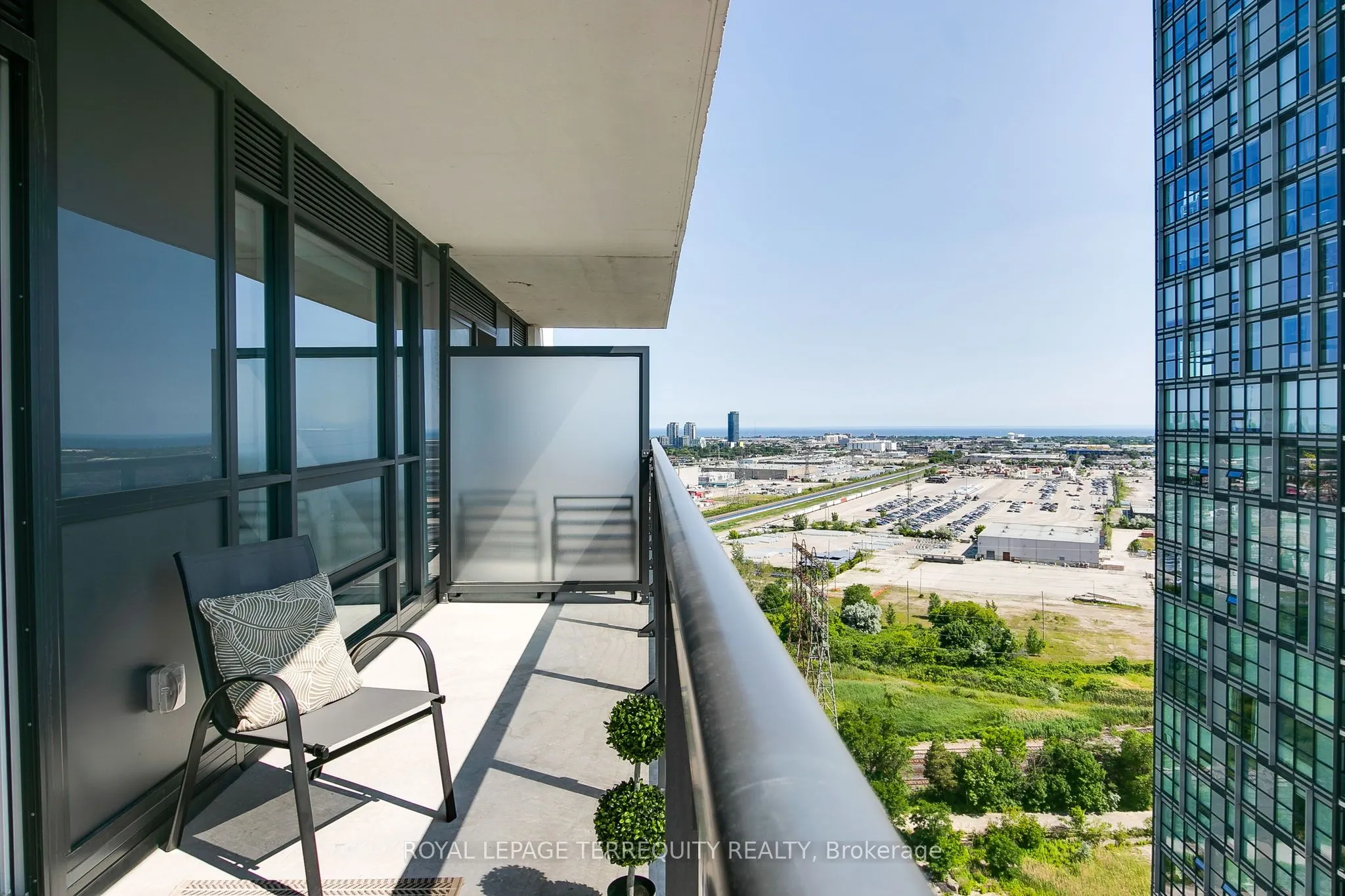 30 Samuel Wood Way, #1911