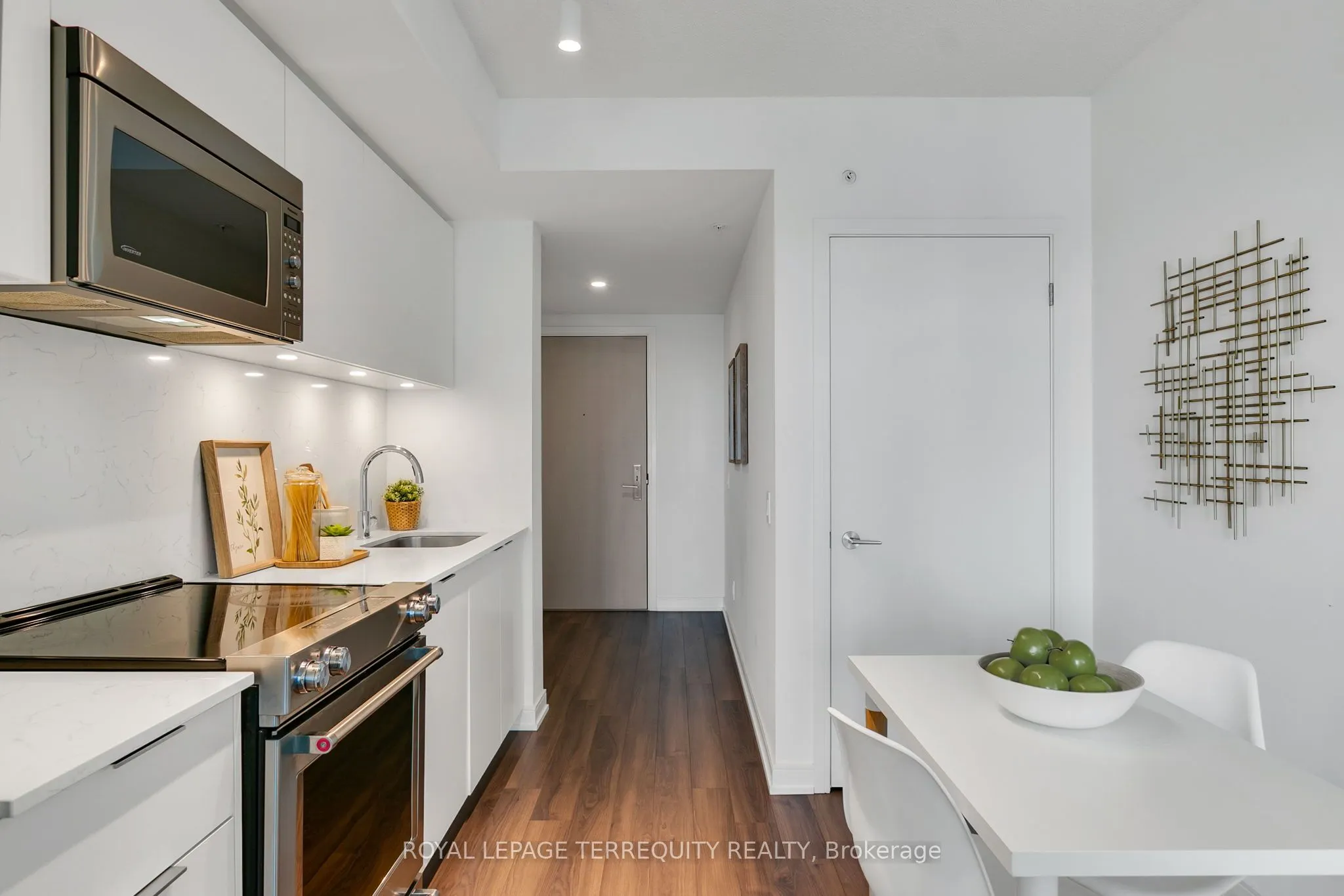 30 Samuel Wood Way, #1911