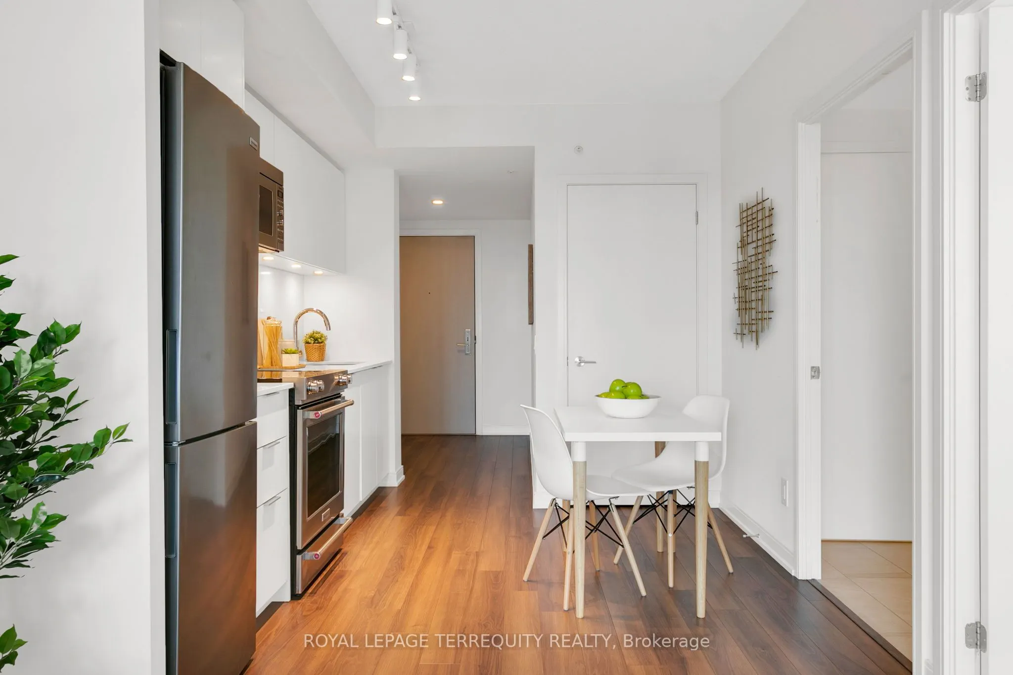 30 Samuel Wood Way, #1911