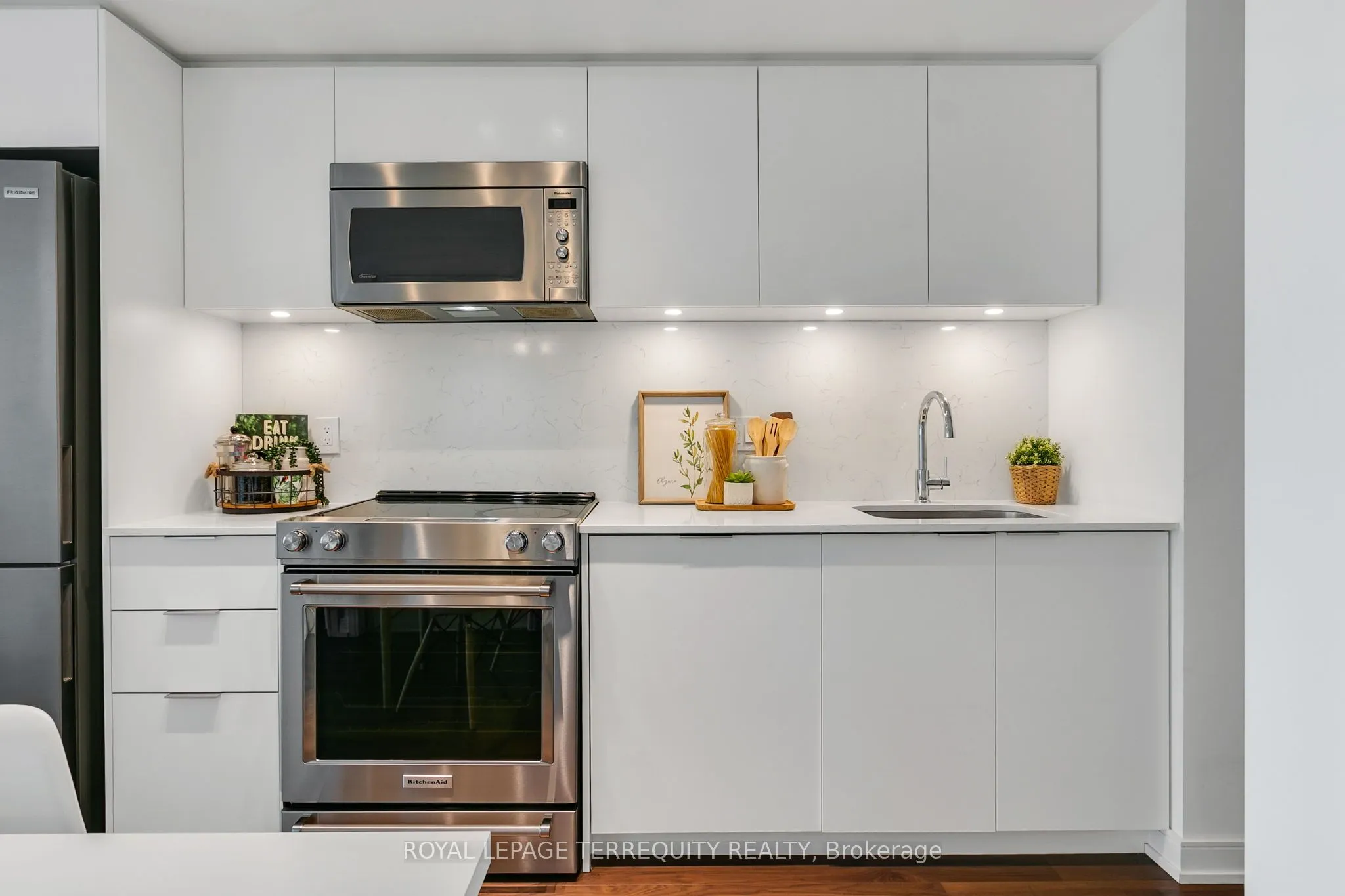 30 Samuel Wood Way, #1911