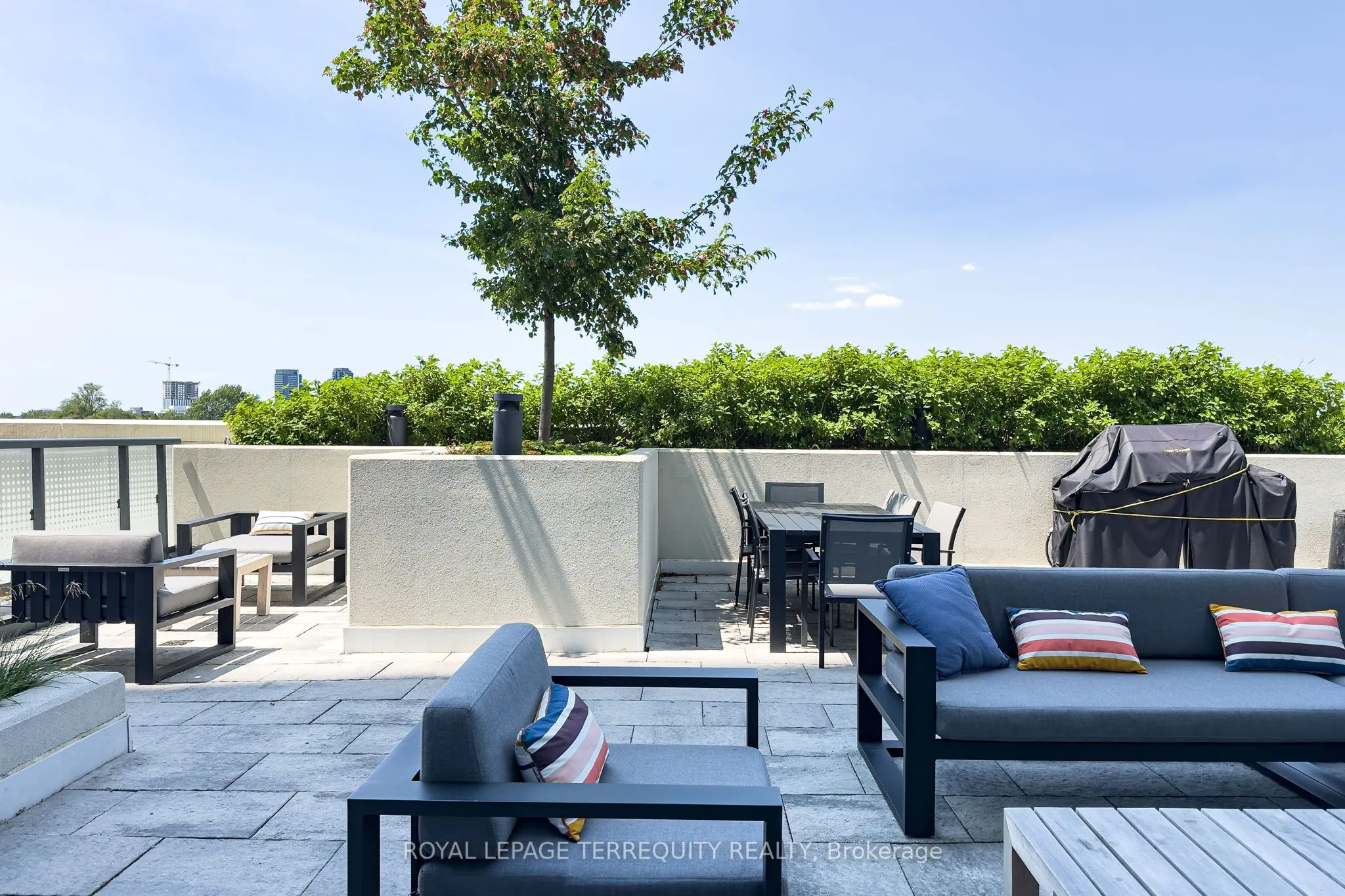 30 Samuel Wood Way, #1911