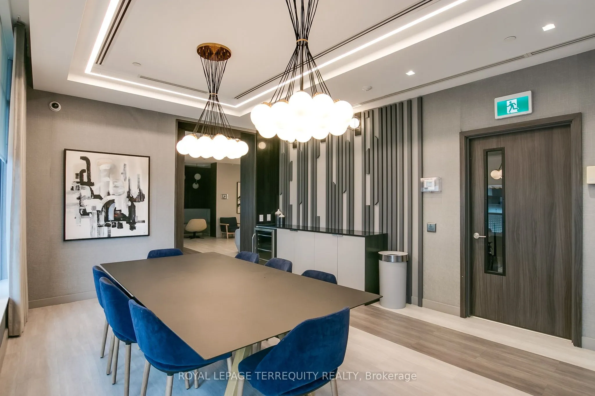 30 Samuel Wood Way, #1911