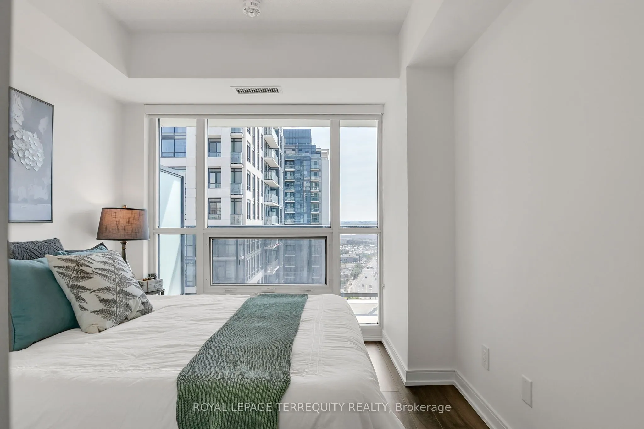 30 Samuel Wood Way, #1911