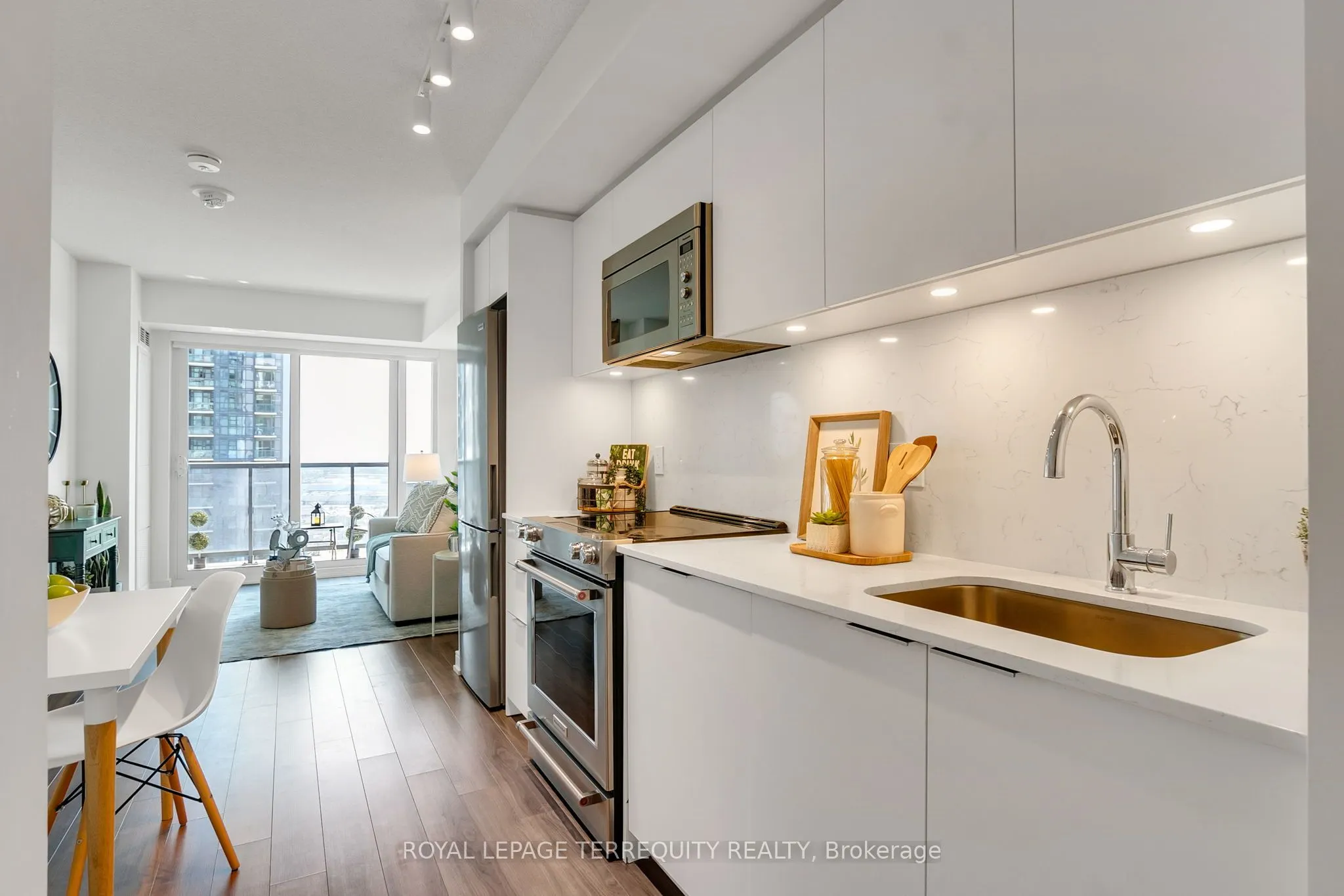 30 Samuel Wood Way, #1911