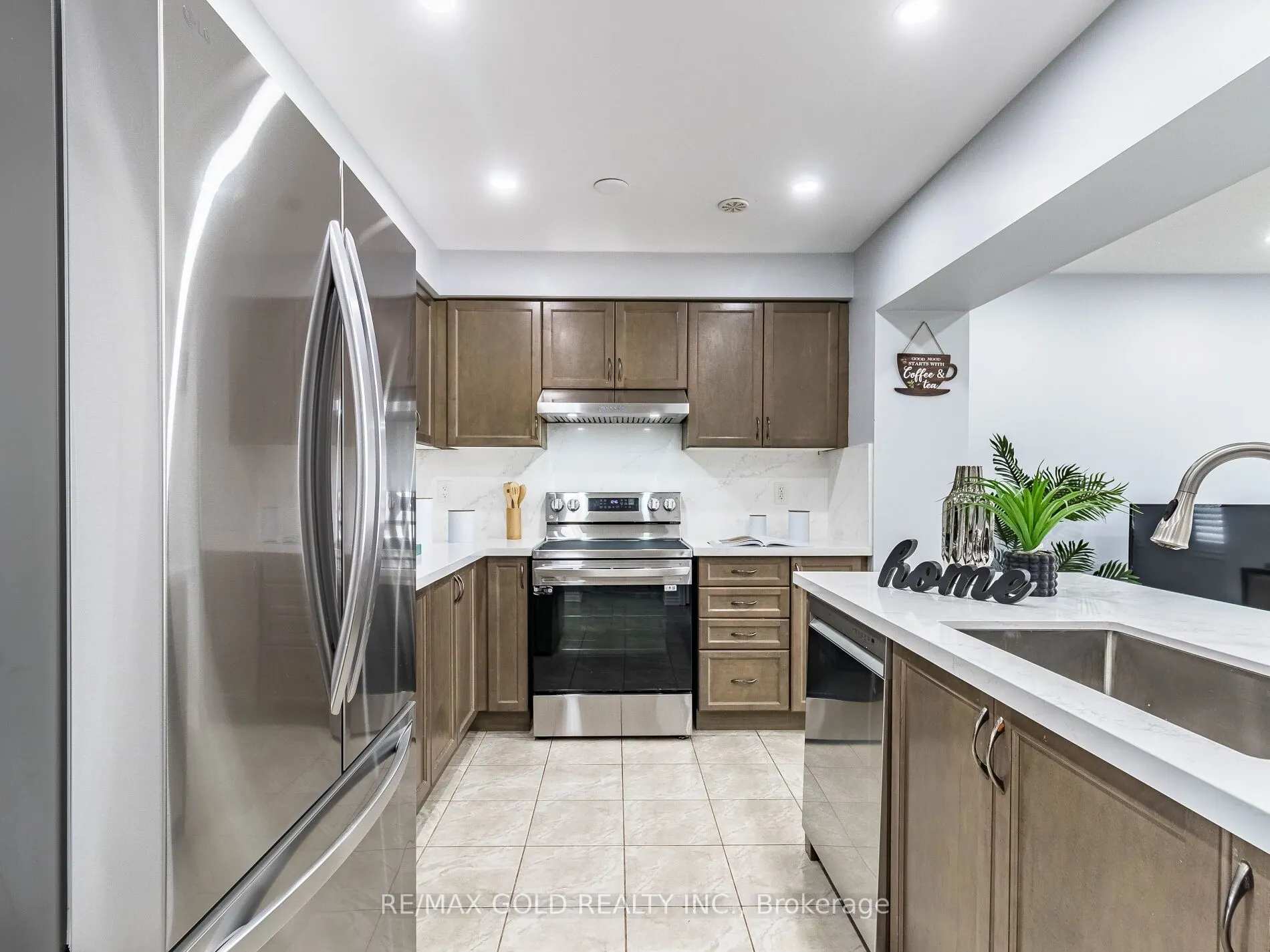 98 Bannister Crescent