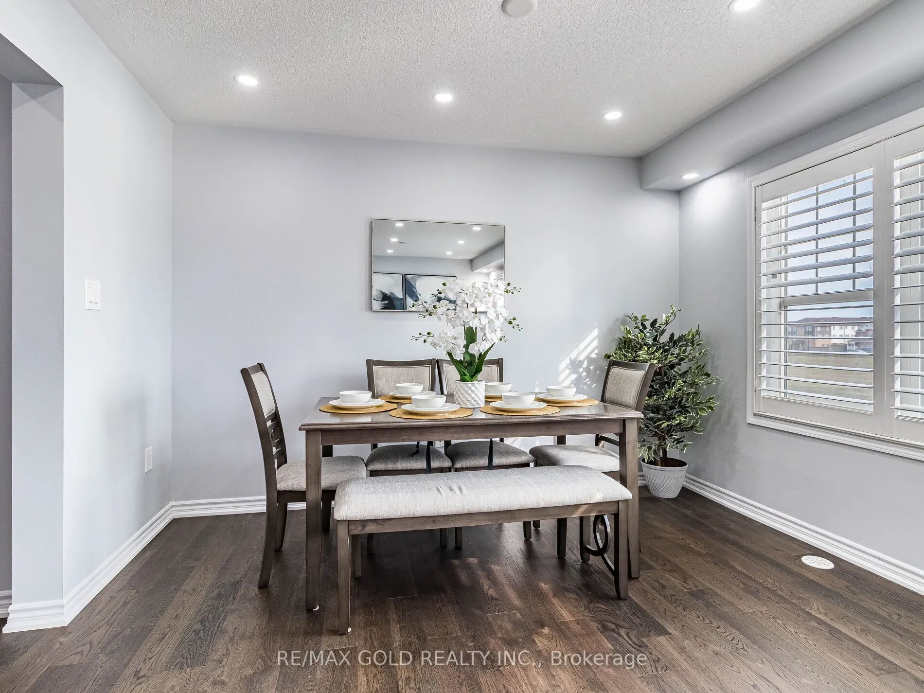 98 Bannister Crescent