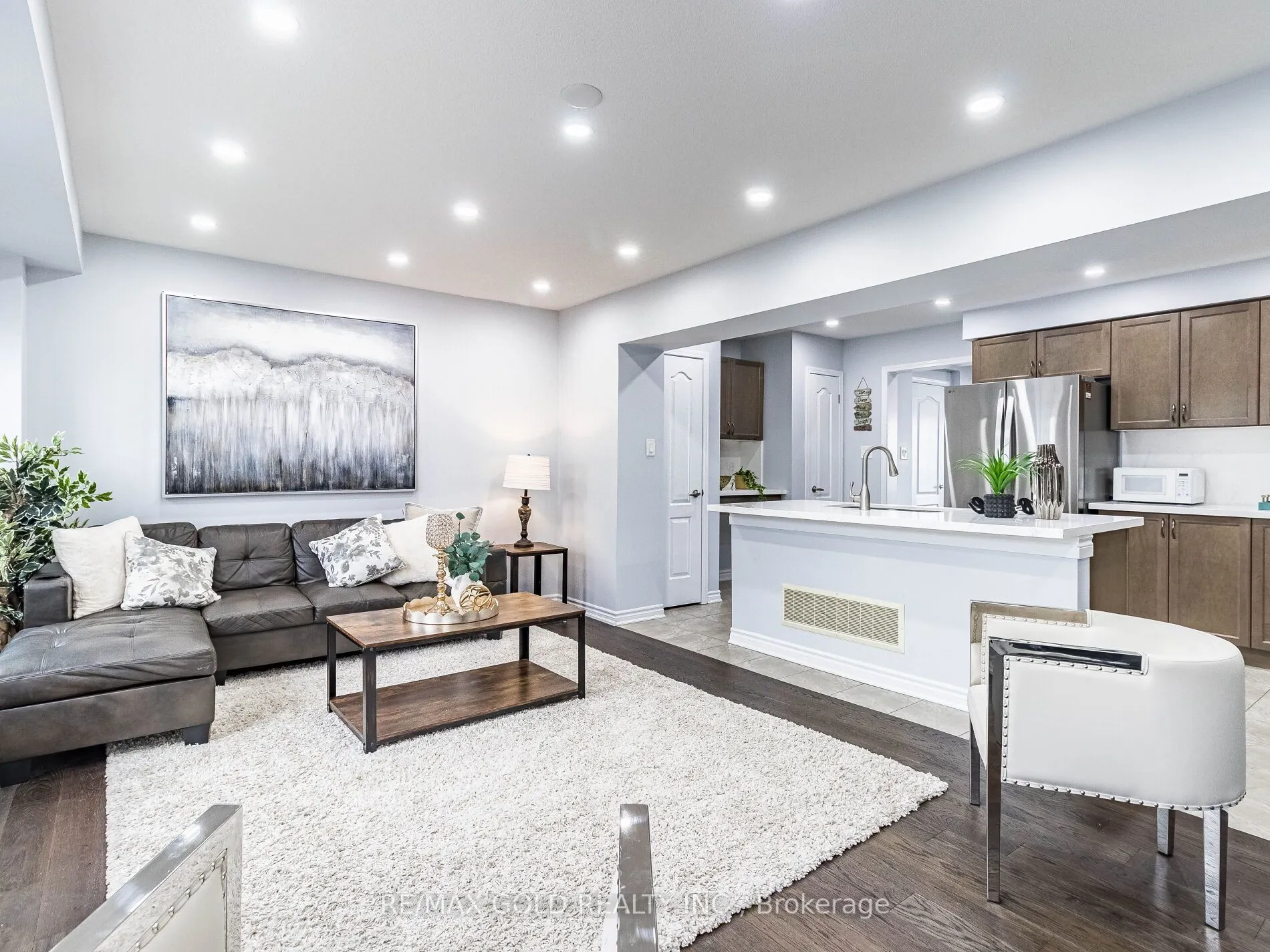 98 Bannister Crescent